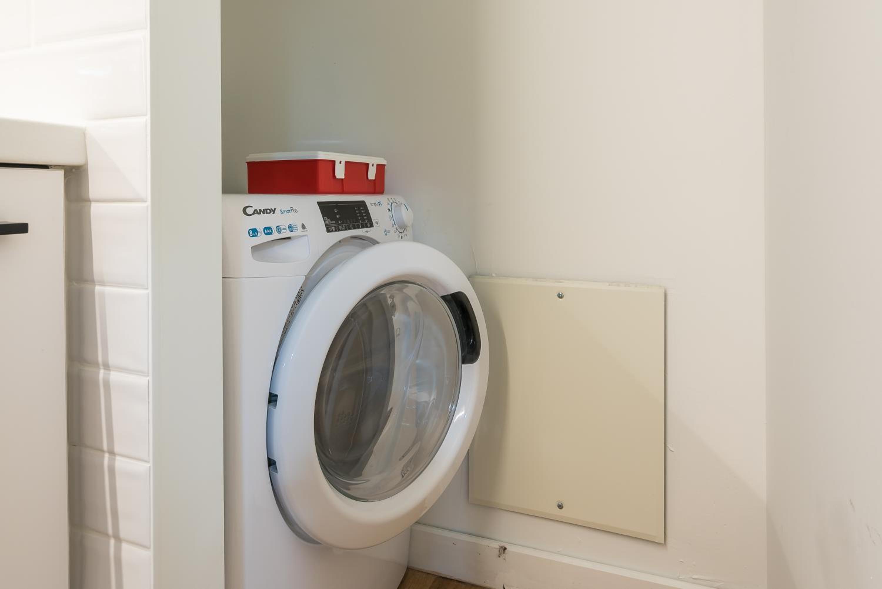 Brand New Ermou Veni Apartment