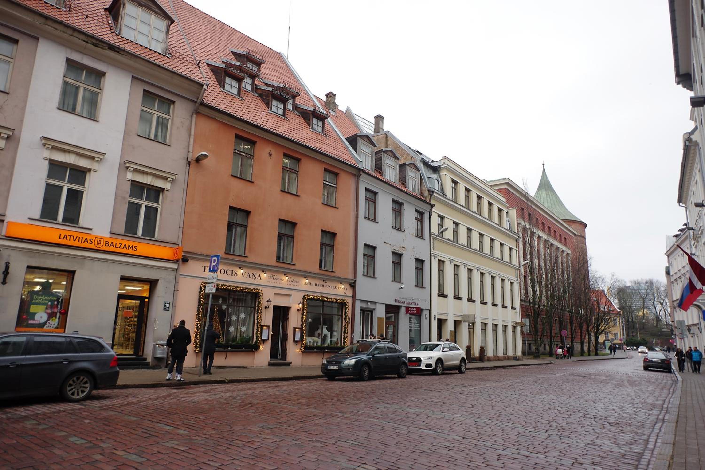 Photo 8