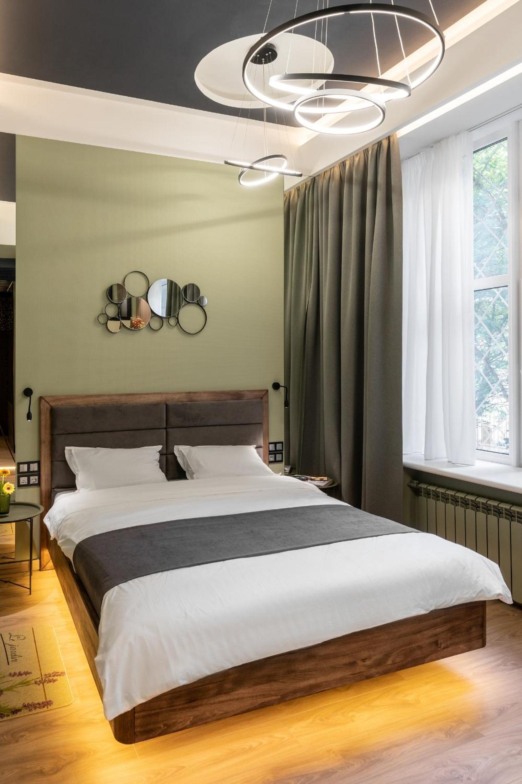 Stylish Central Apartments - Next to Kreschyatyk and Maydan view 4