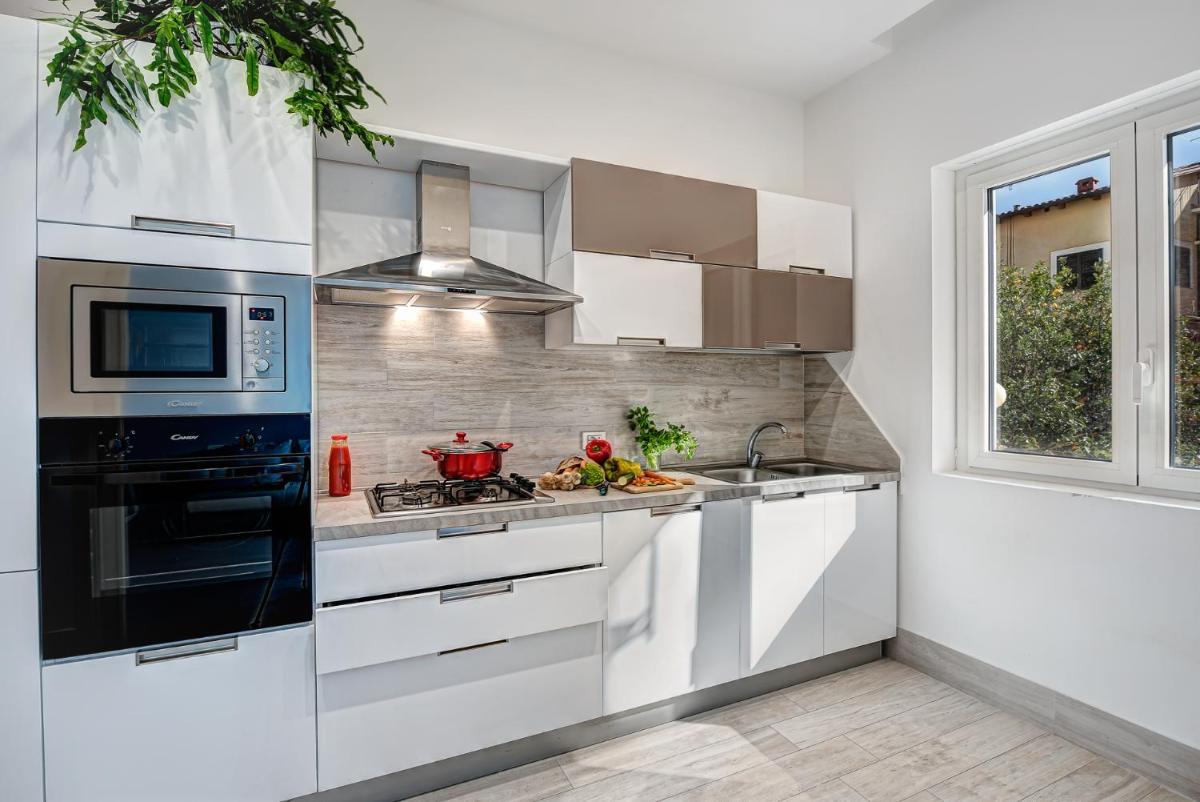 Total White Home Sorrento view 3