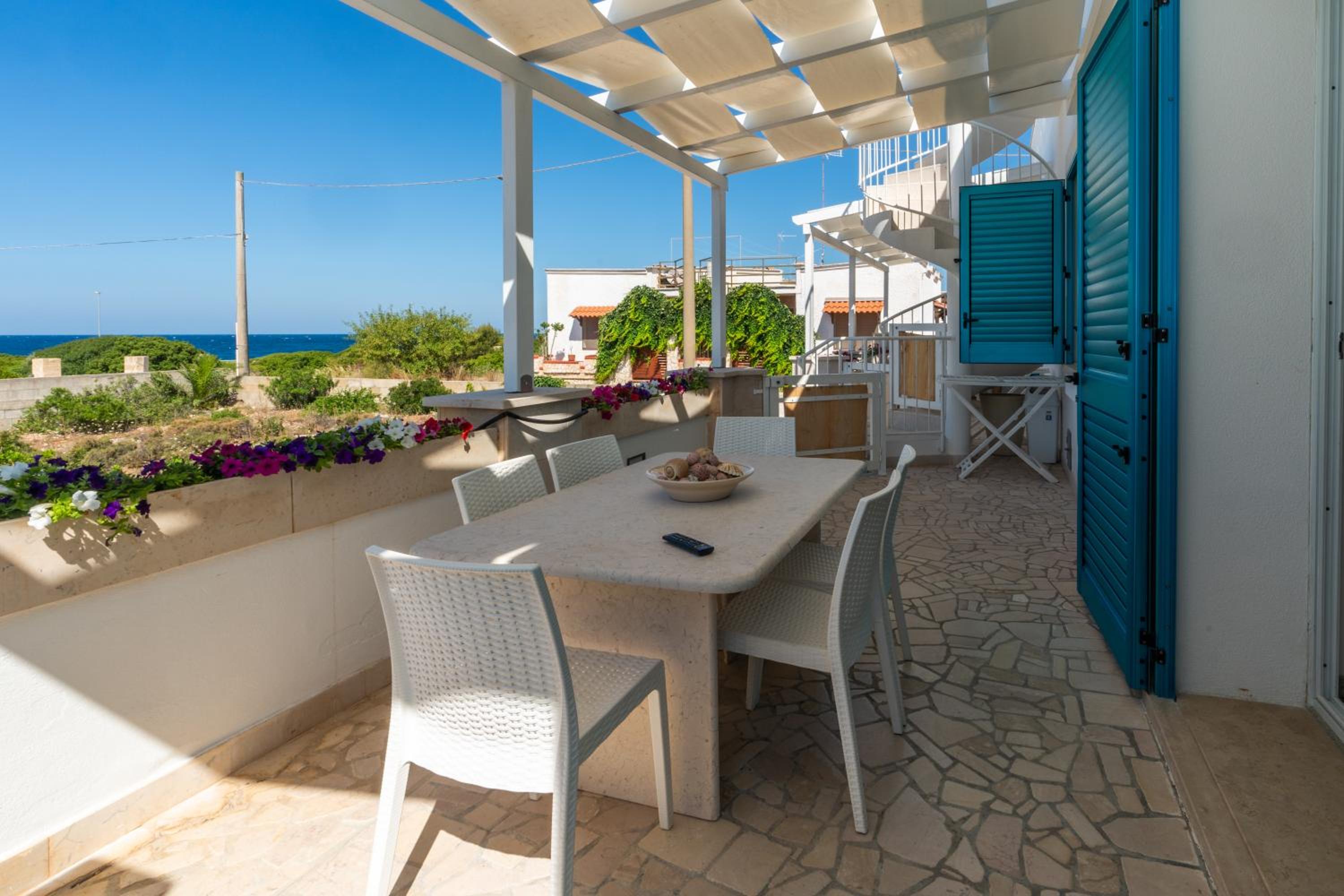 La Maison Blue a 100 mt dal mare - holiday2pet,com -