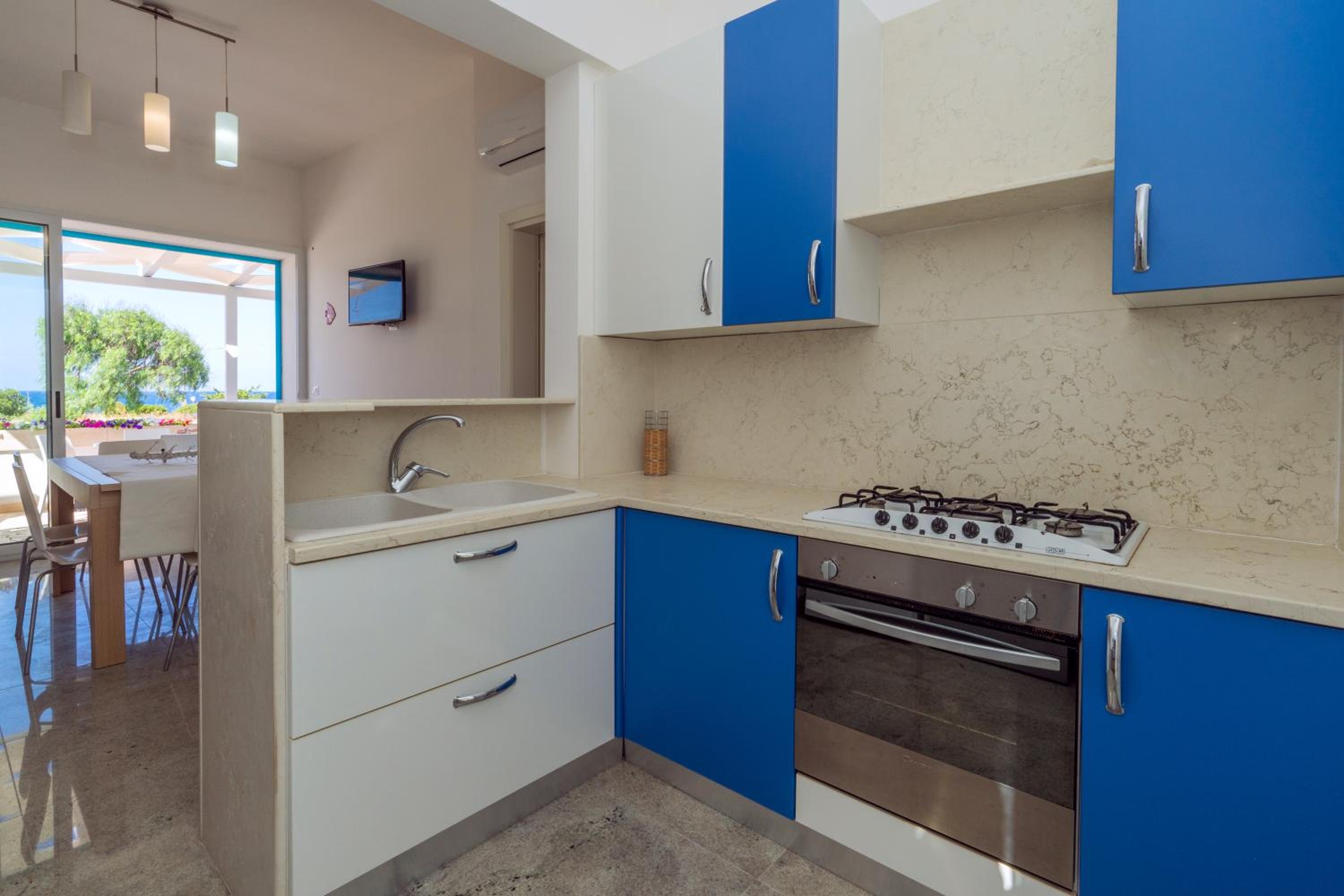La Maison Blue a 100 mt dal mare - holiday2pet,com -
