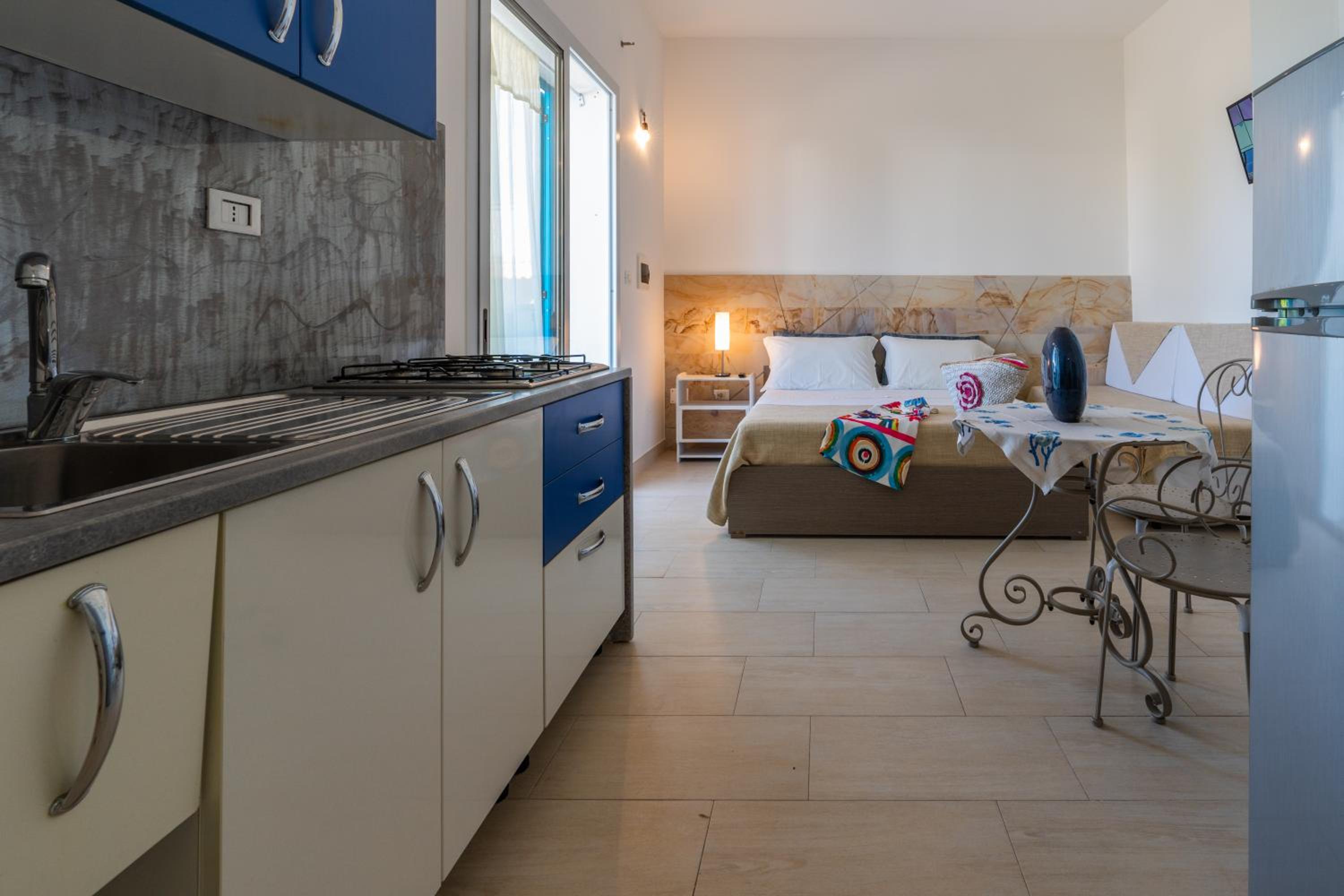 La Maison Blue a 100 mt dal mare - holiday2pet,com -