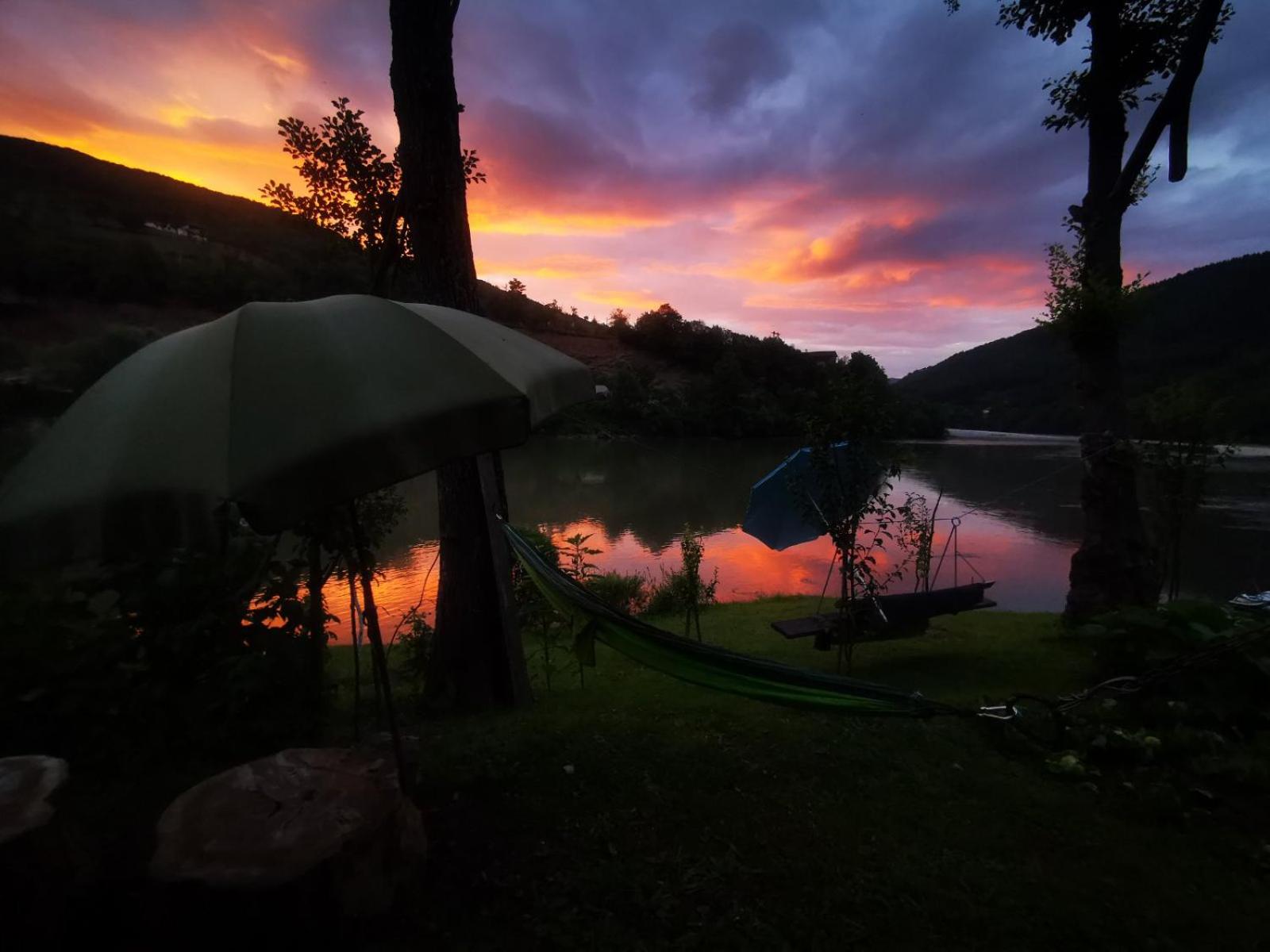 Vikendica pored Drine Foča