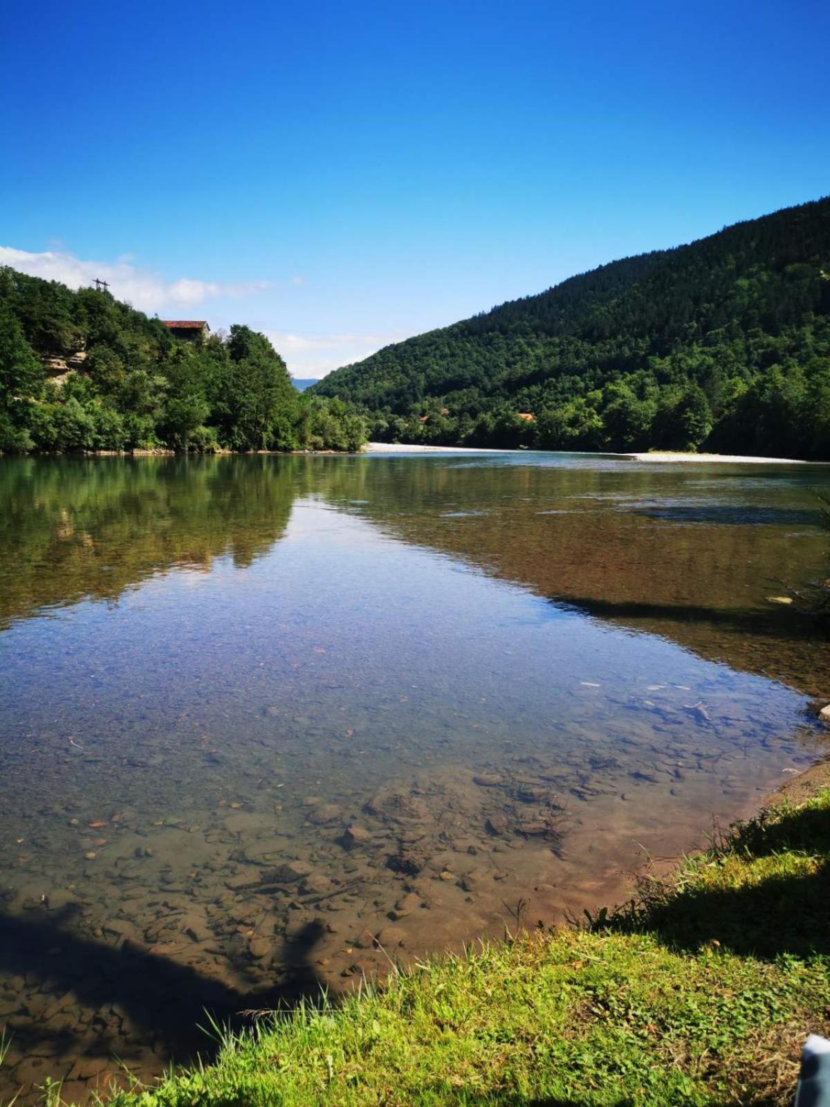 Vikendica pored Drine Foča