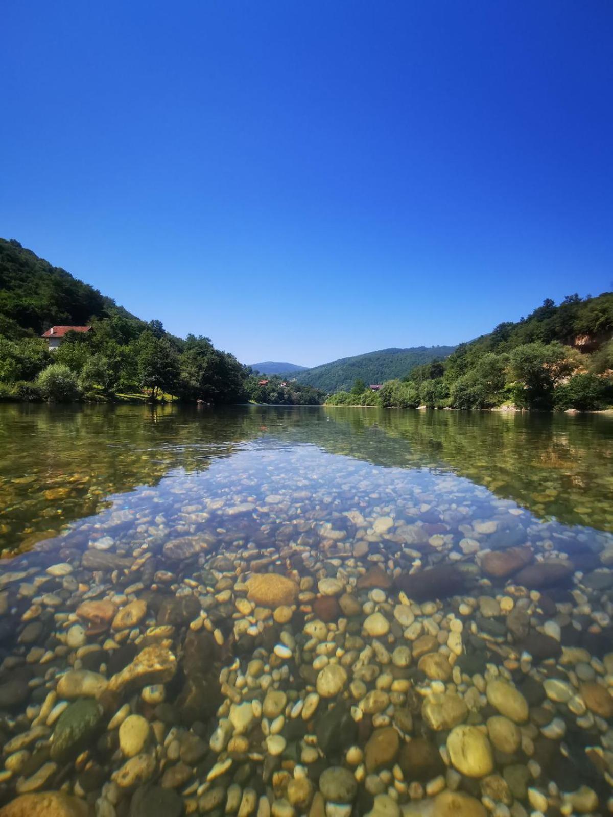 Vikendica pored Drine Foča