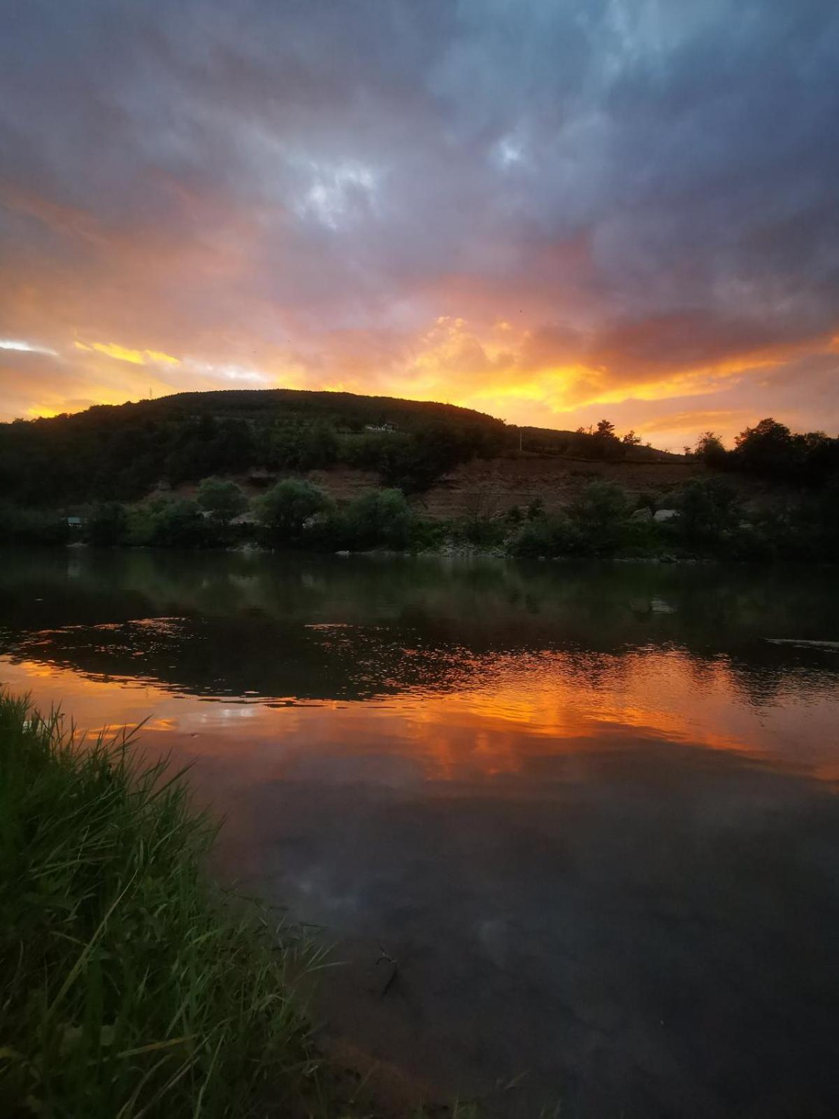 Vikendica pored Drine Foča