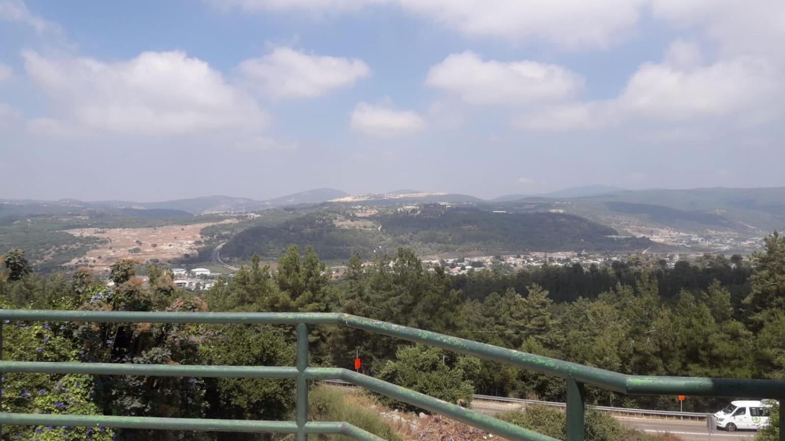 Oren's place - perfect for families & friend's view 5