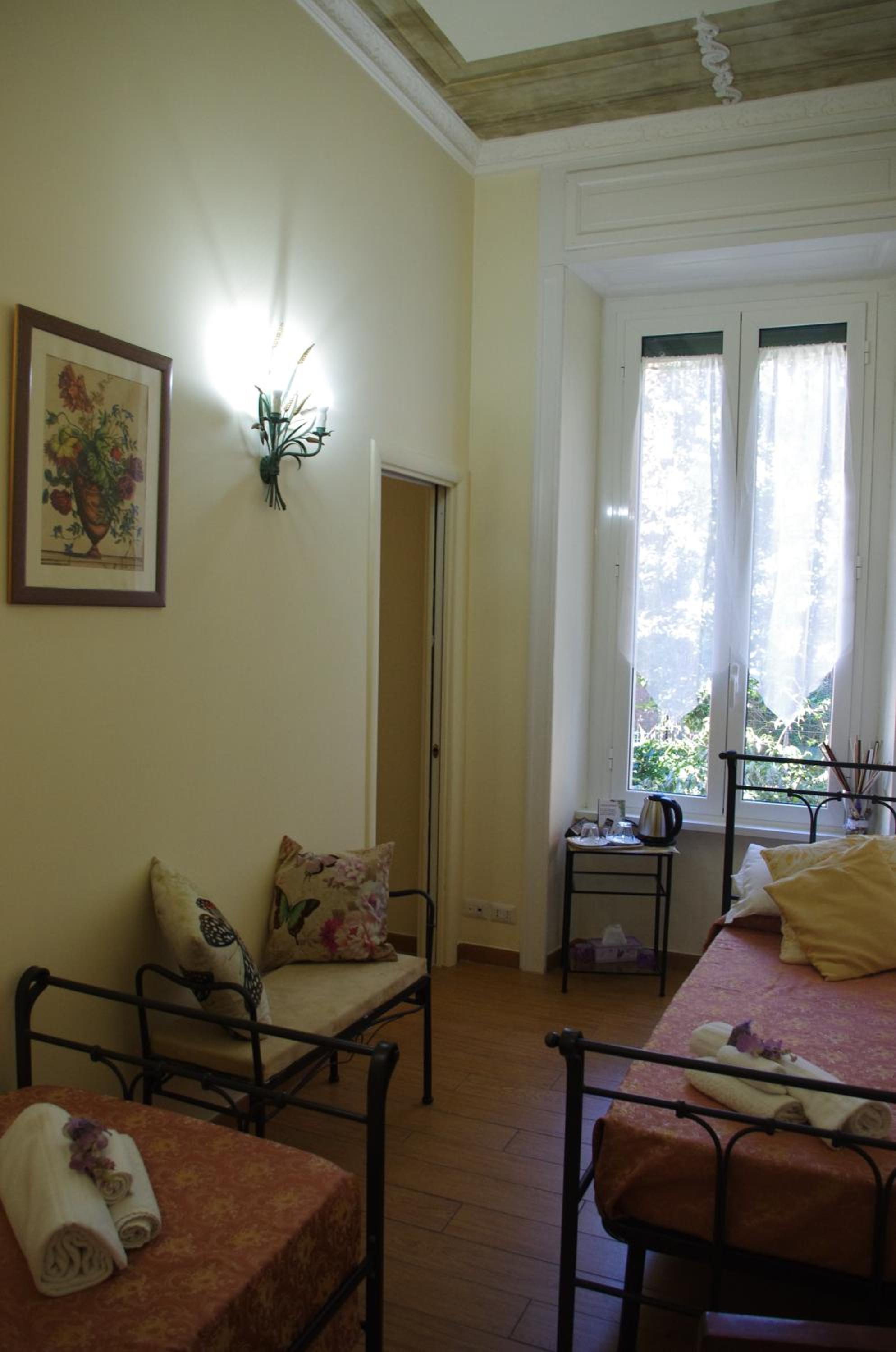 Tucci's Roma Guest House