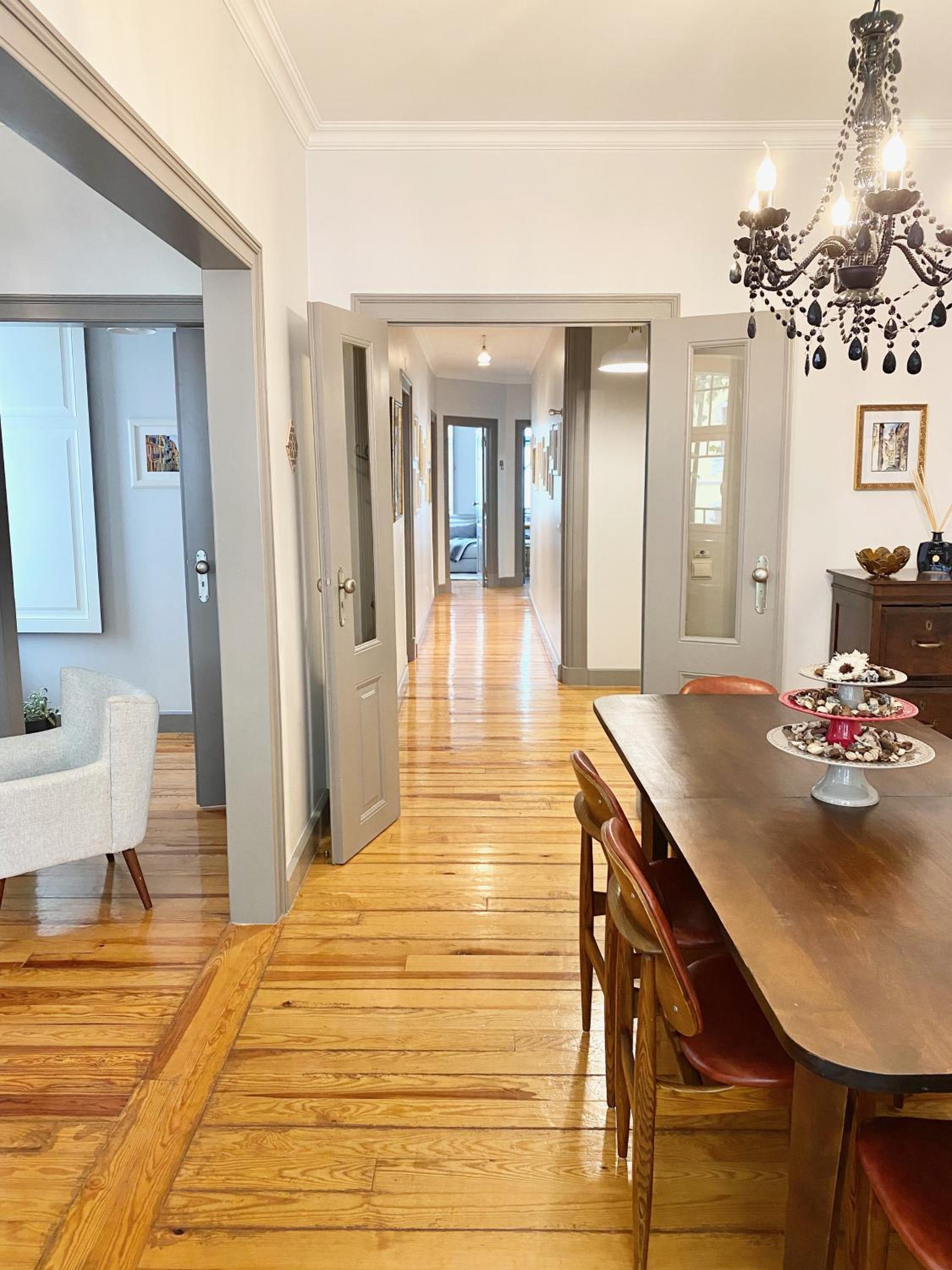 Luxury Vintage apartment by MyPlaceForYou, at the city centre next to Marquês de Pombal view 5