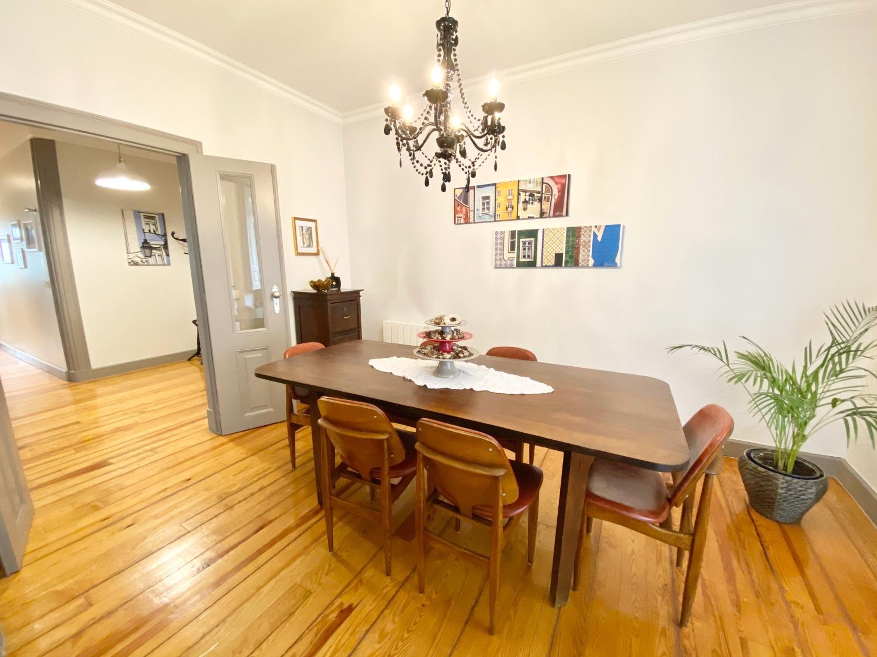 Luxury Vintage apartment by MyPlaceForYou, at the city centre next to Marquês de Pombal view 3