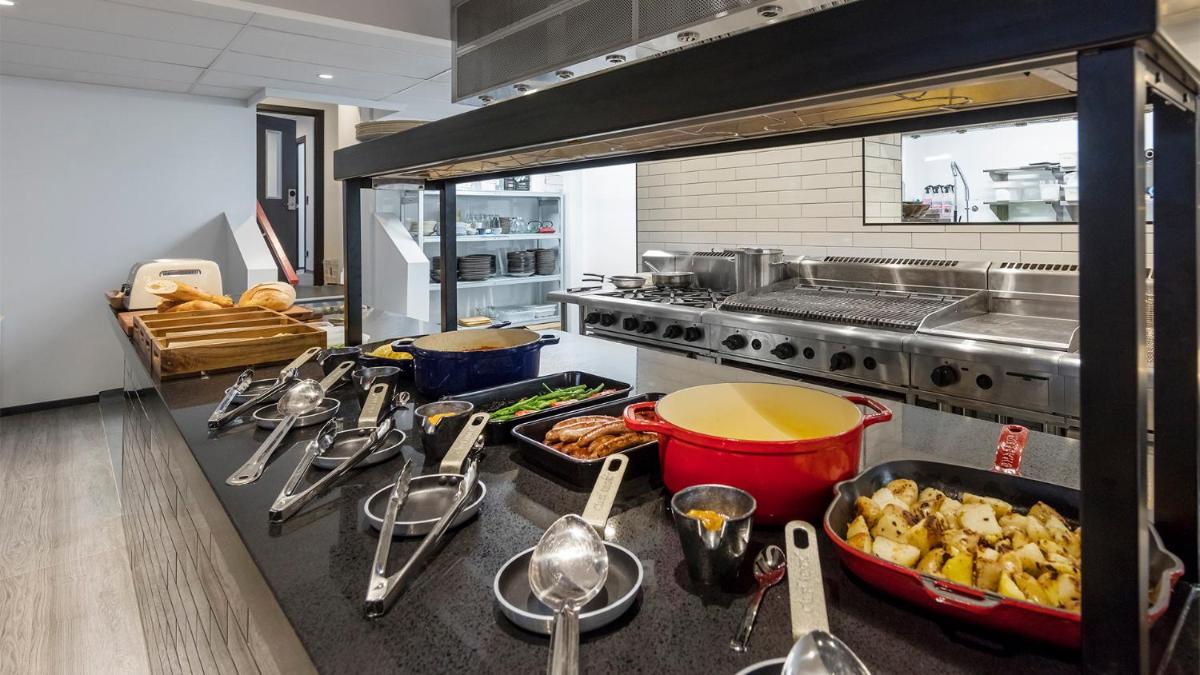 breakfast buffet