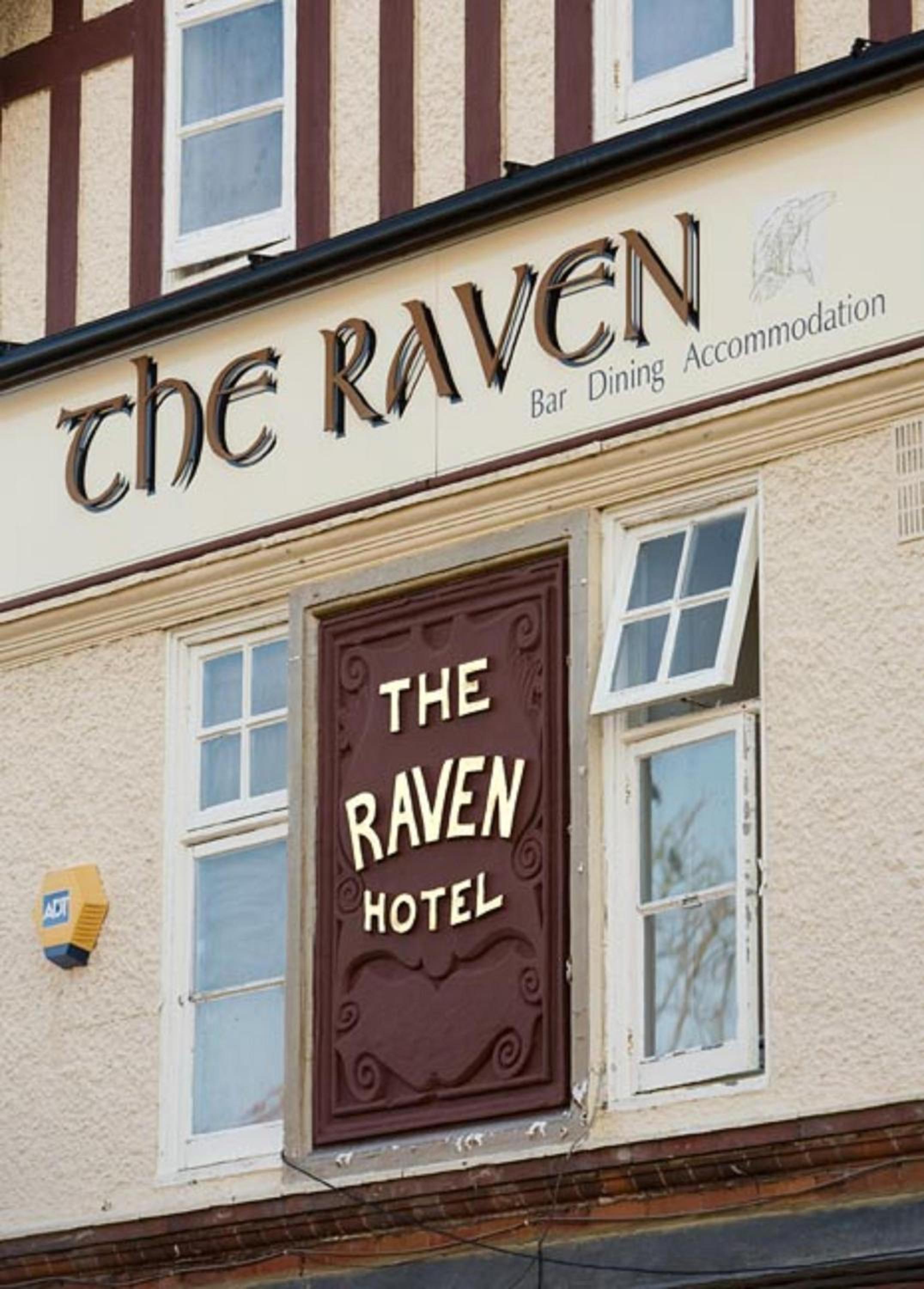 Hook Vacations - Raven Hotel by Greene King Inns - Property Image 2