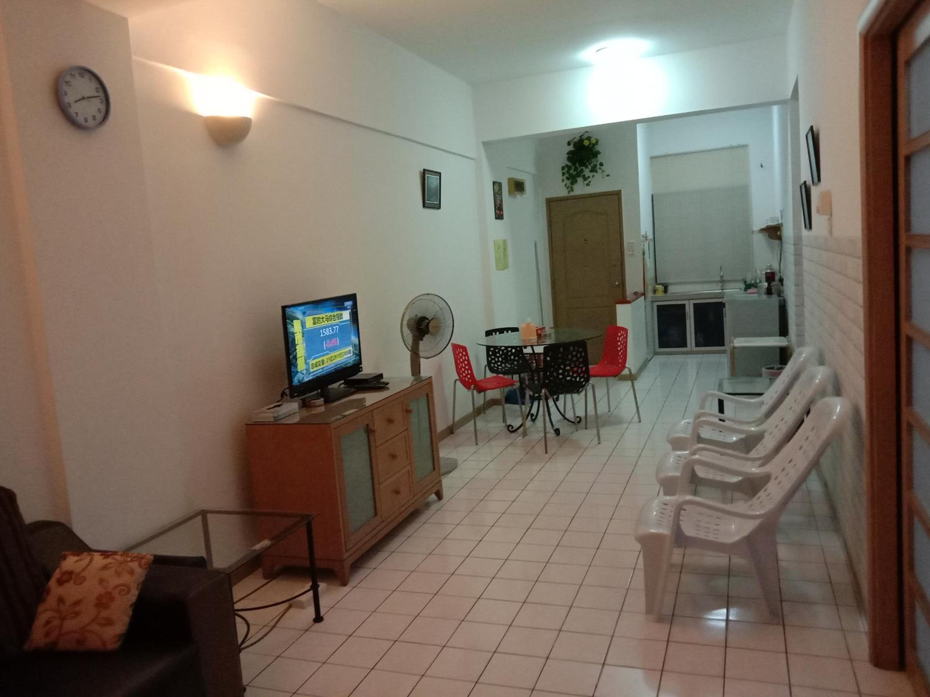 Paradise Lagoon apartment photo 2