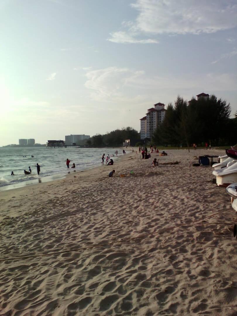 Paradise Lagoon apartment photo 7
