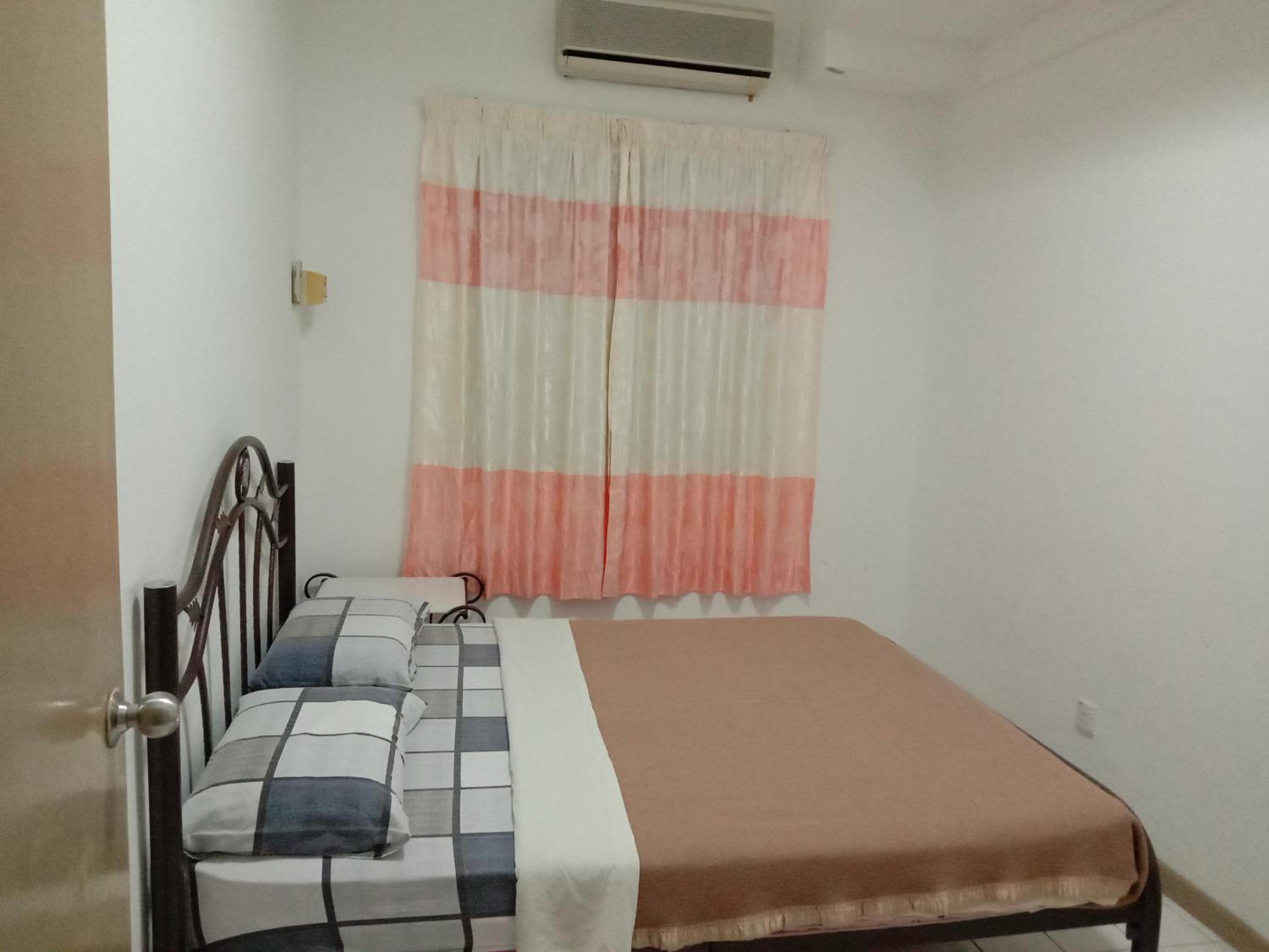 Paradise Lagoon apartment photo 8