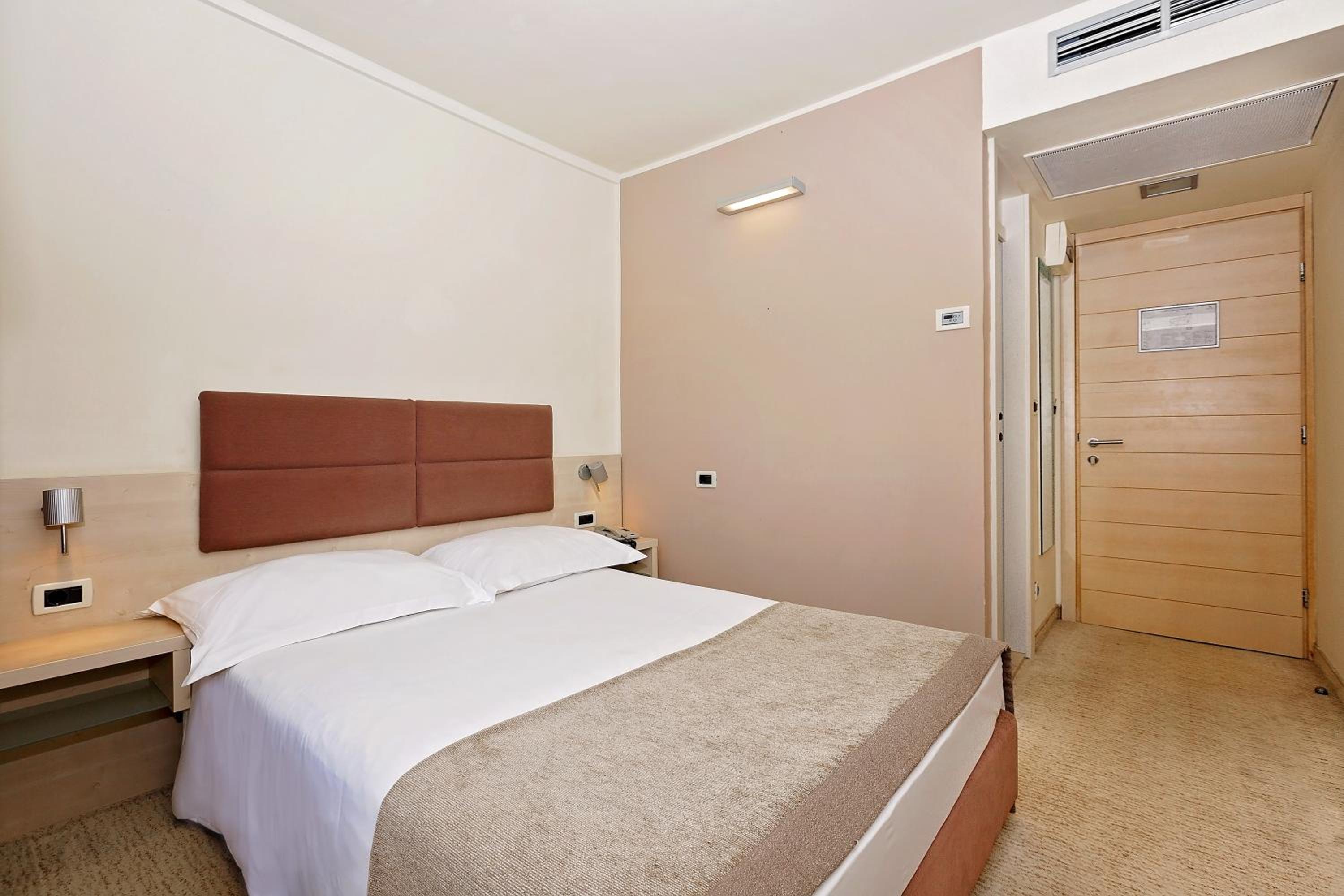 Hotel Mediteran Plava Laguna - Property Image 32