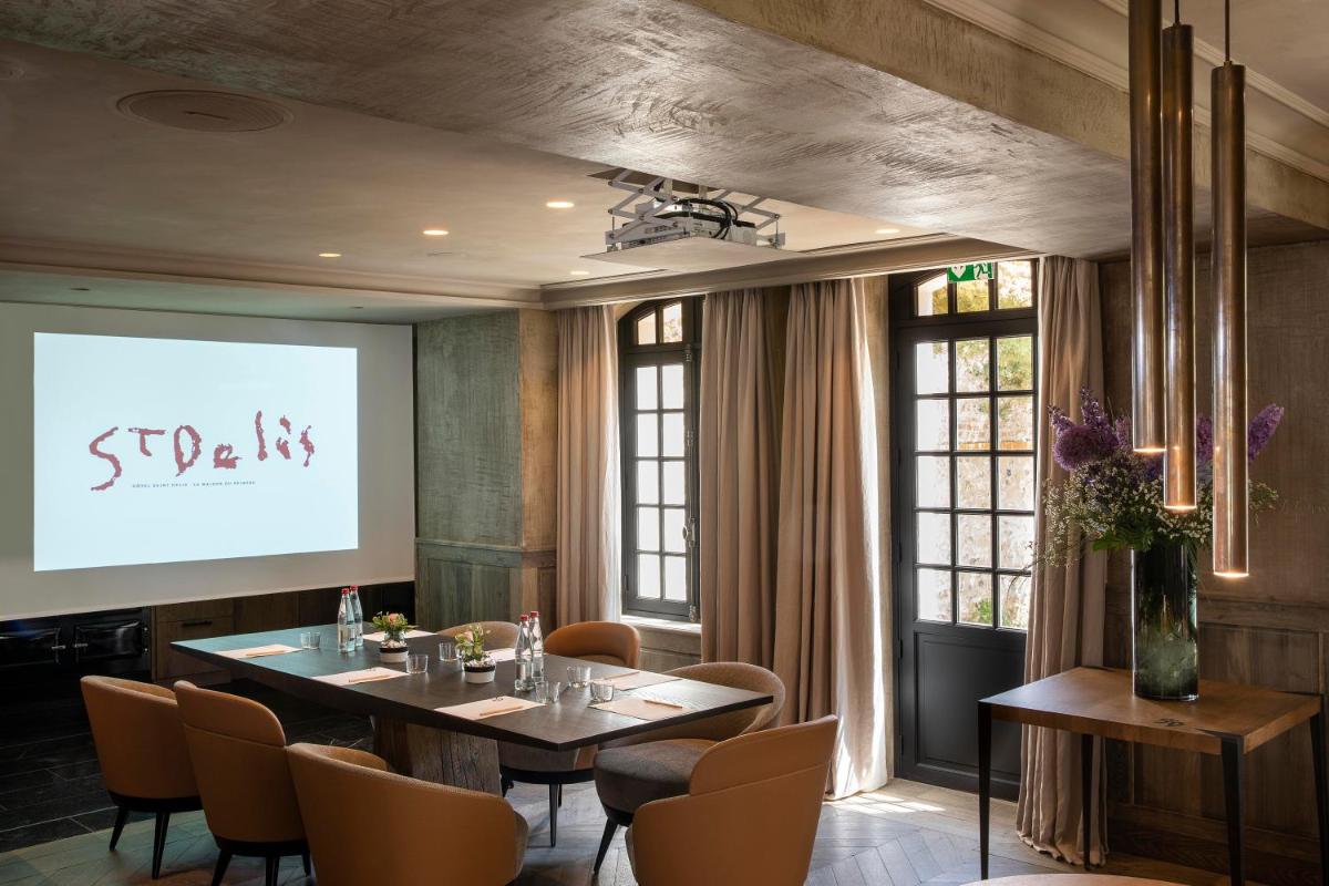 meeting room