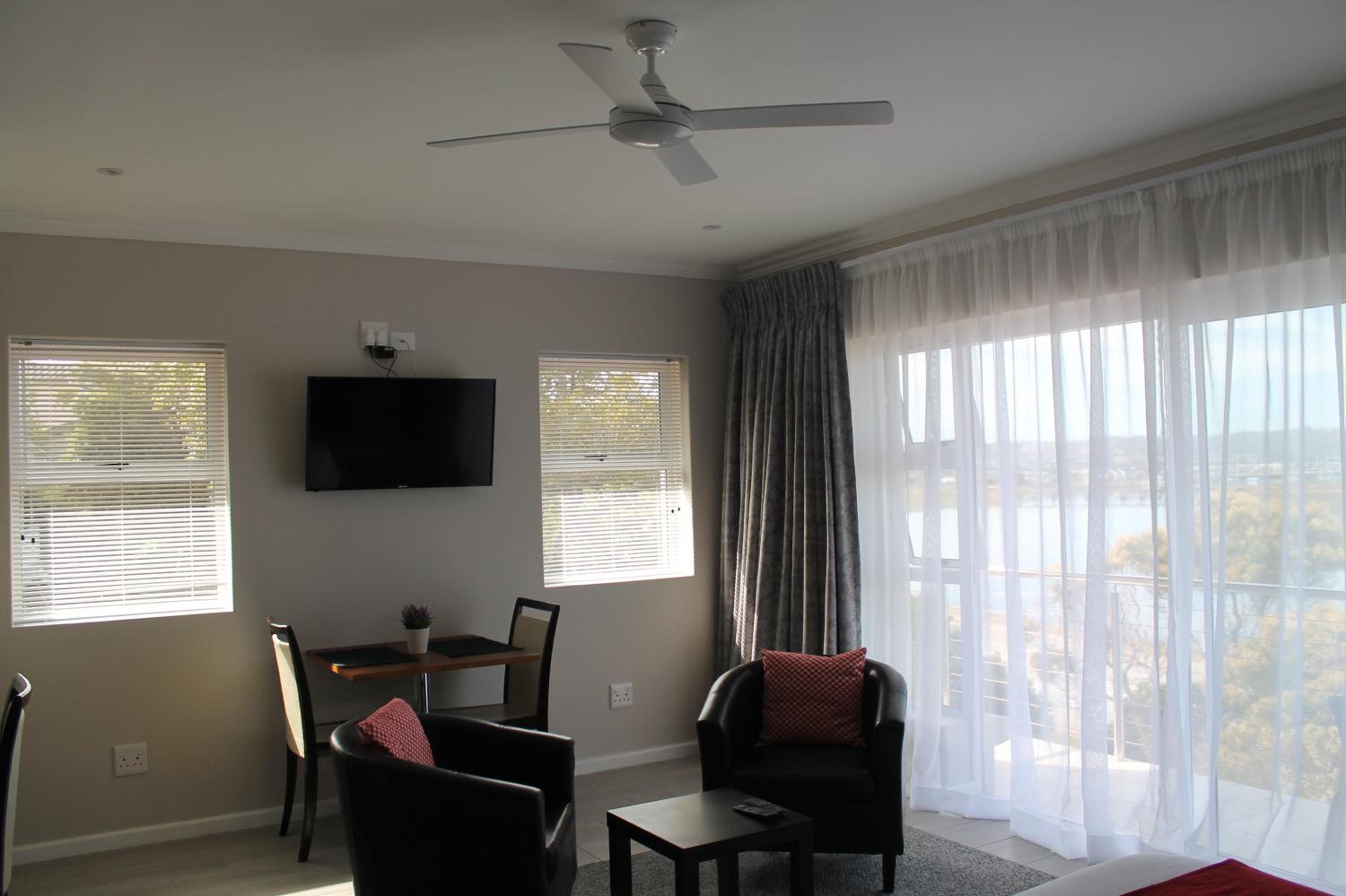 Phoenix Lodge and Waterside Accommodation