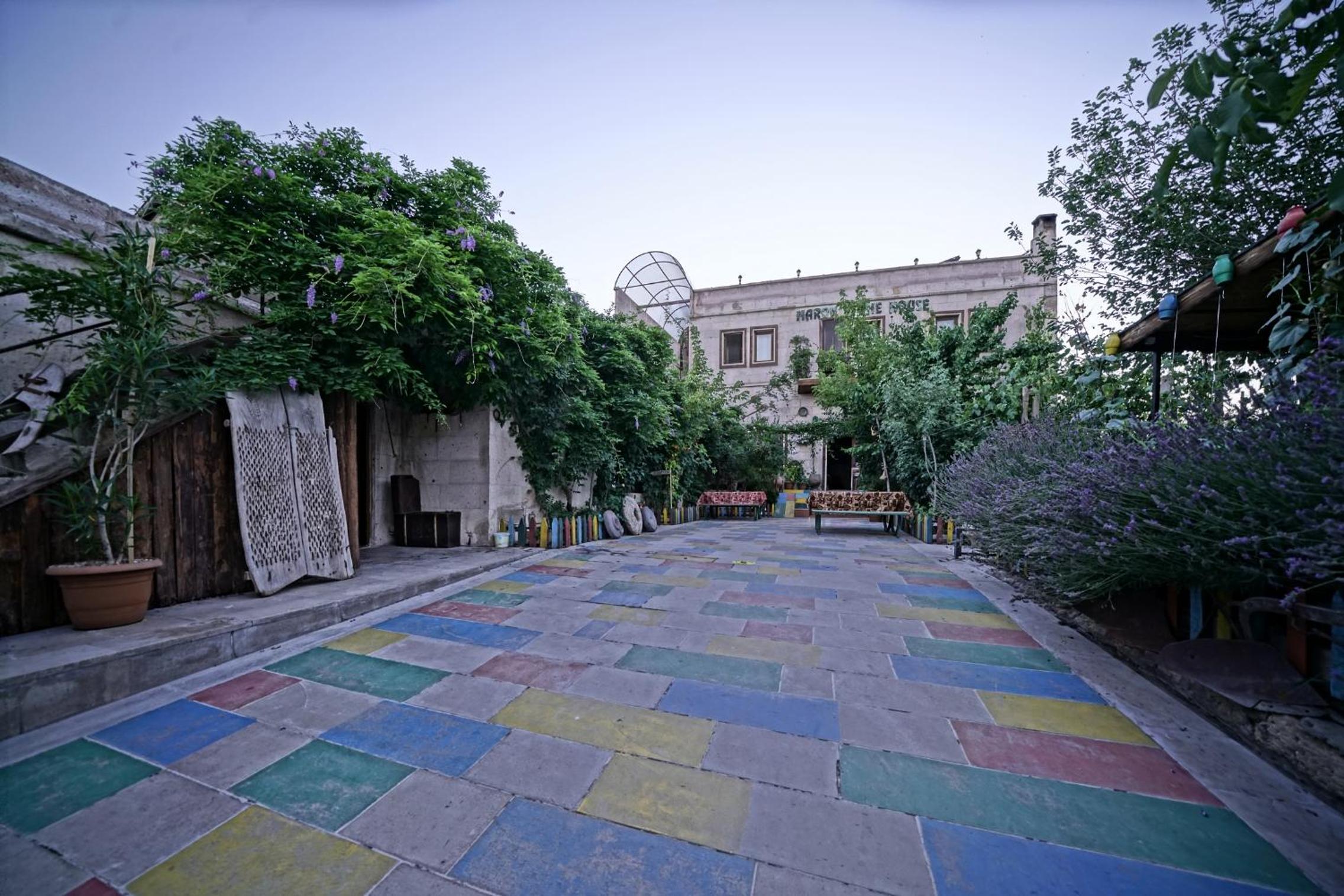 Maron Stone House - Image 59