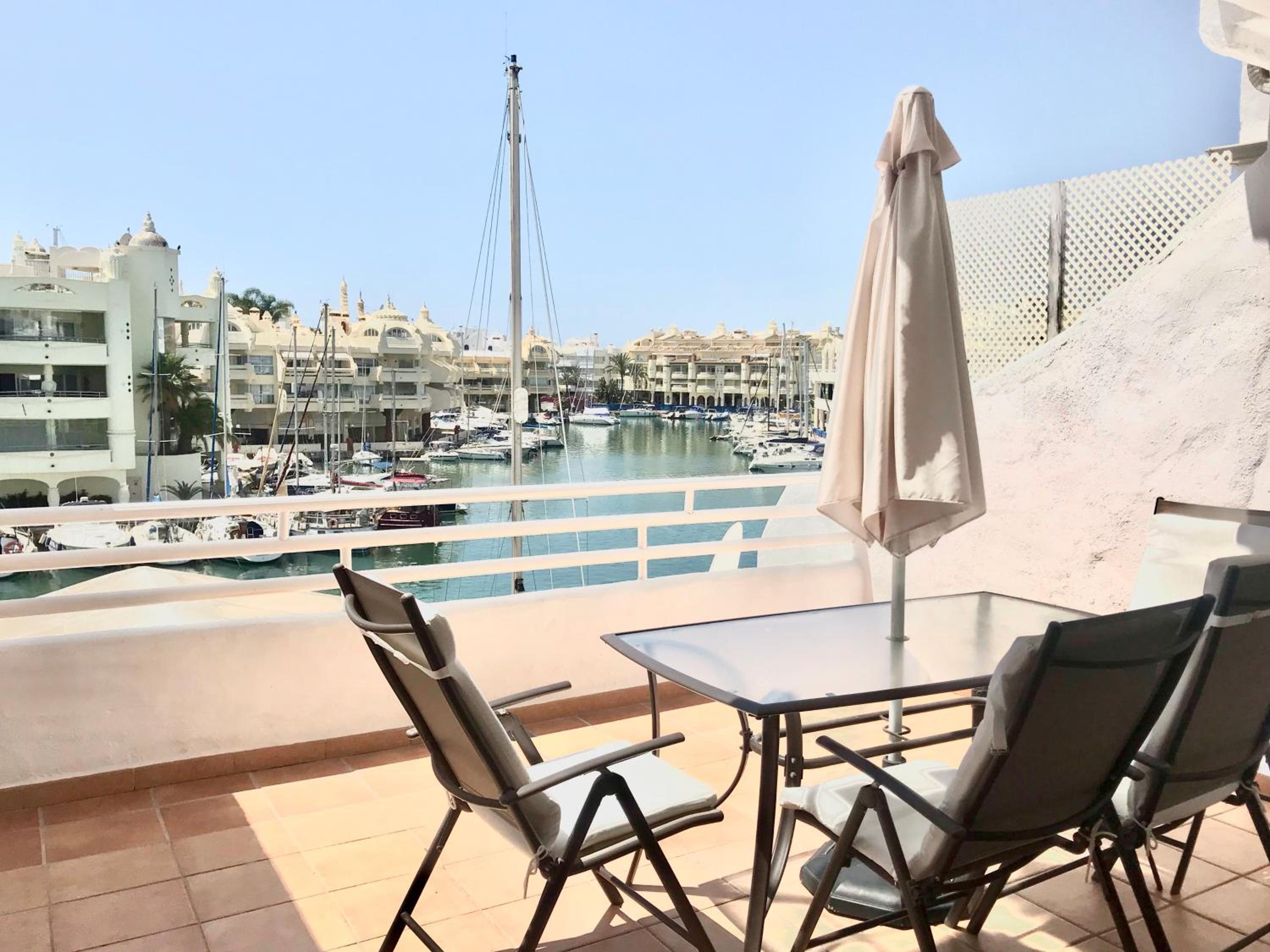 Apartamento en Puerto Marina B32 photo 1