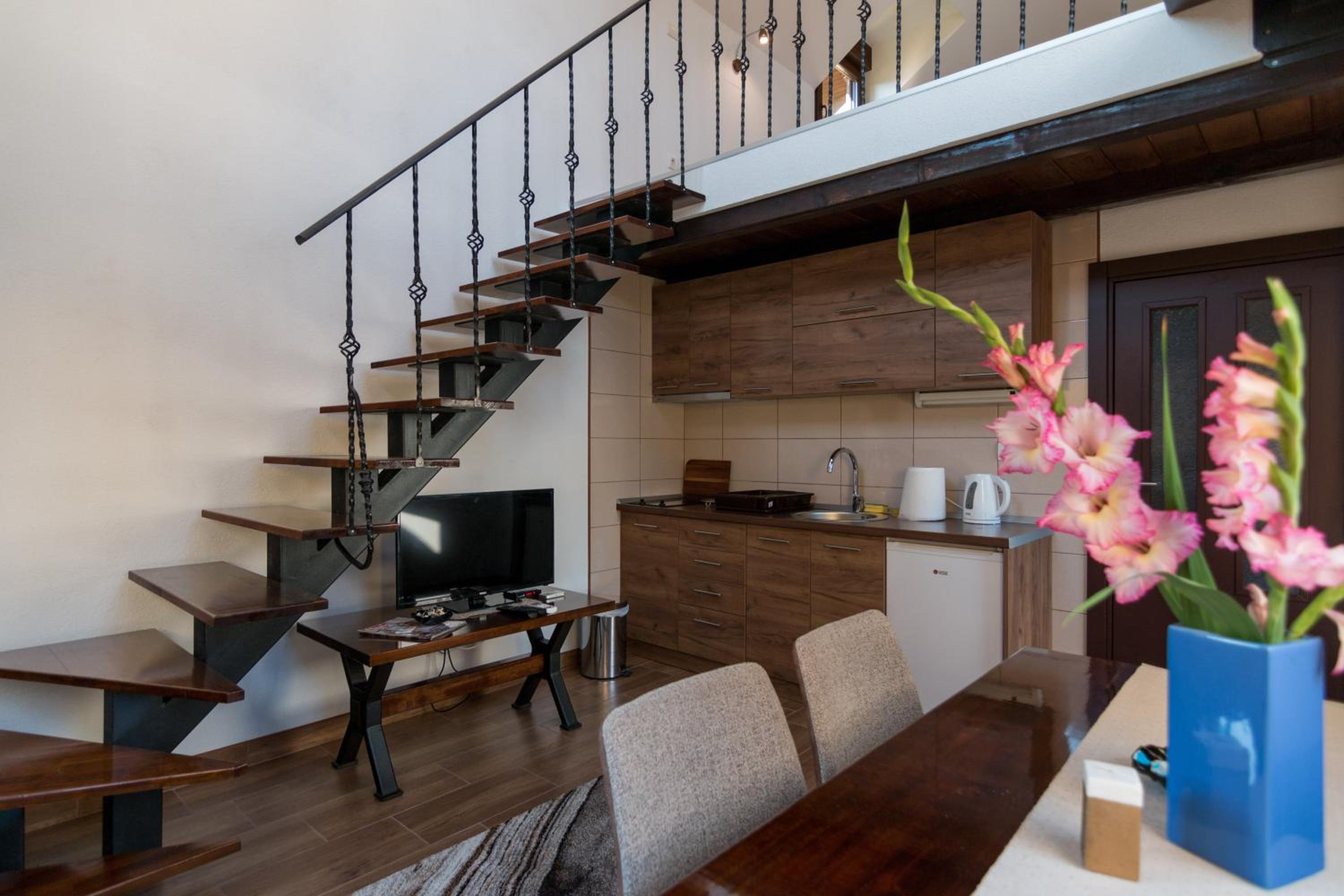 BRICK APARTMENT