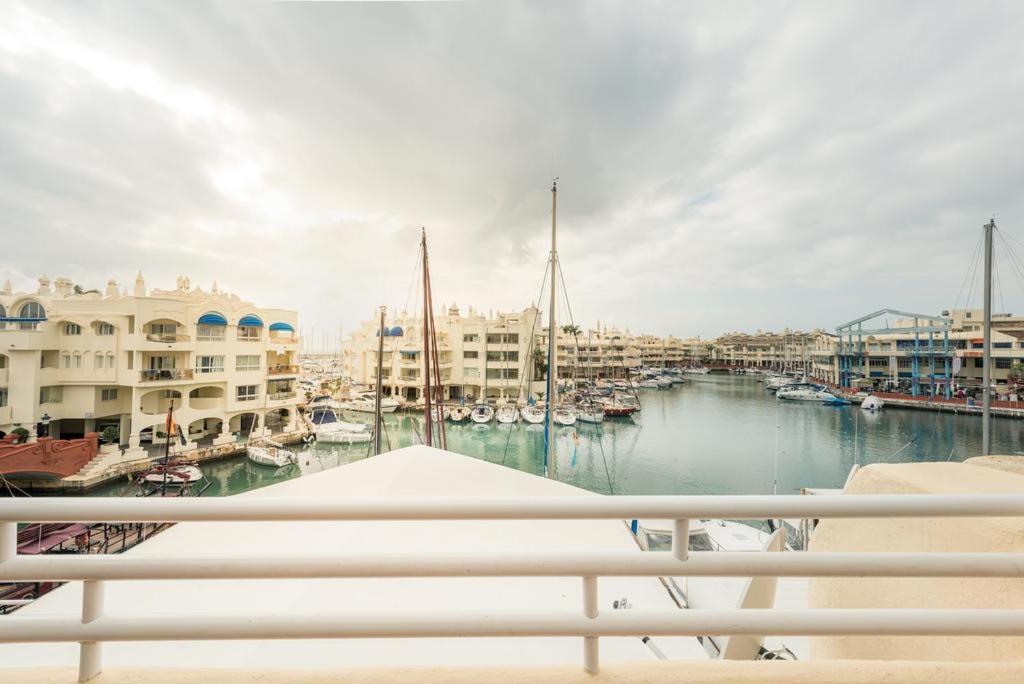 Apartamento en Puerto Marina B32 photo 3