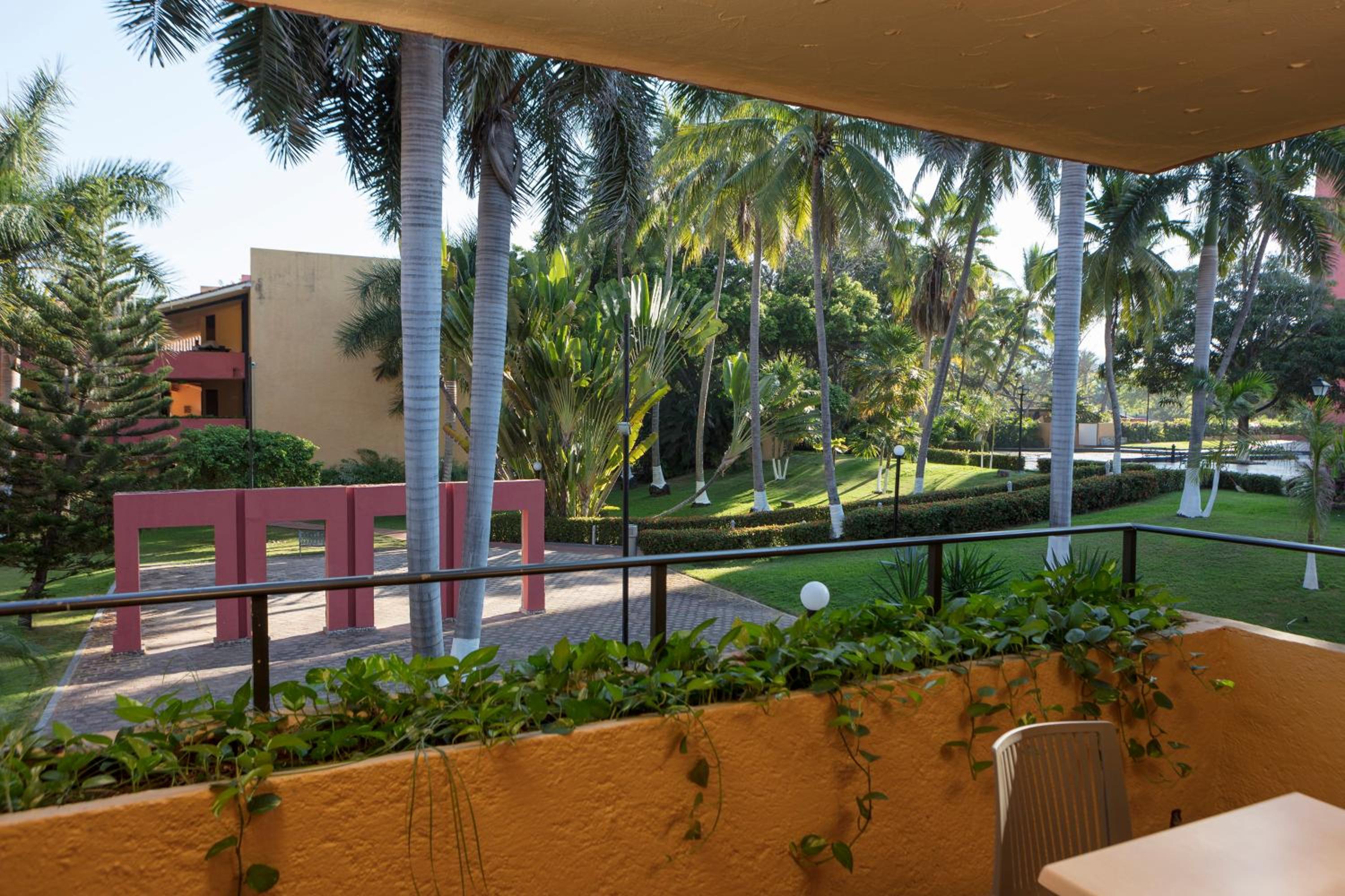 Holiday Inn Resort Ixtapa All-Inclusive, an IHG Hotel - Property Image 1