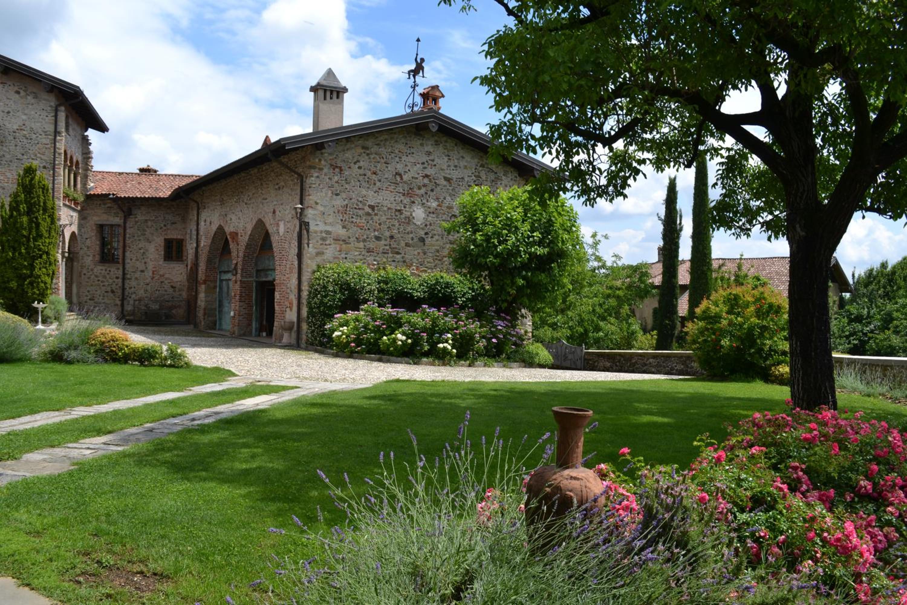 Castello di Cernusco Lombardone