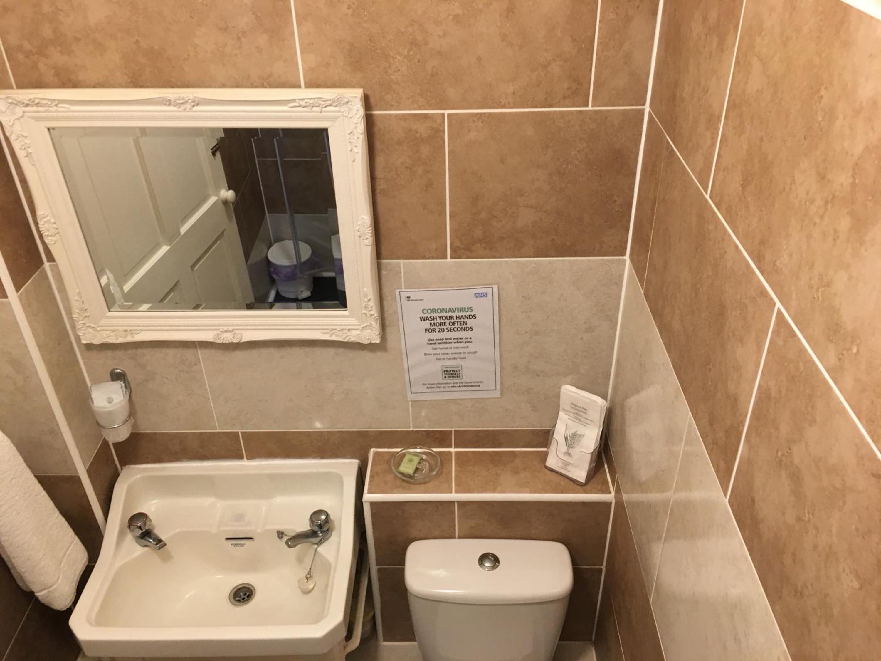 Glenheath Hotel