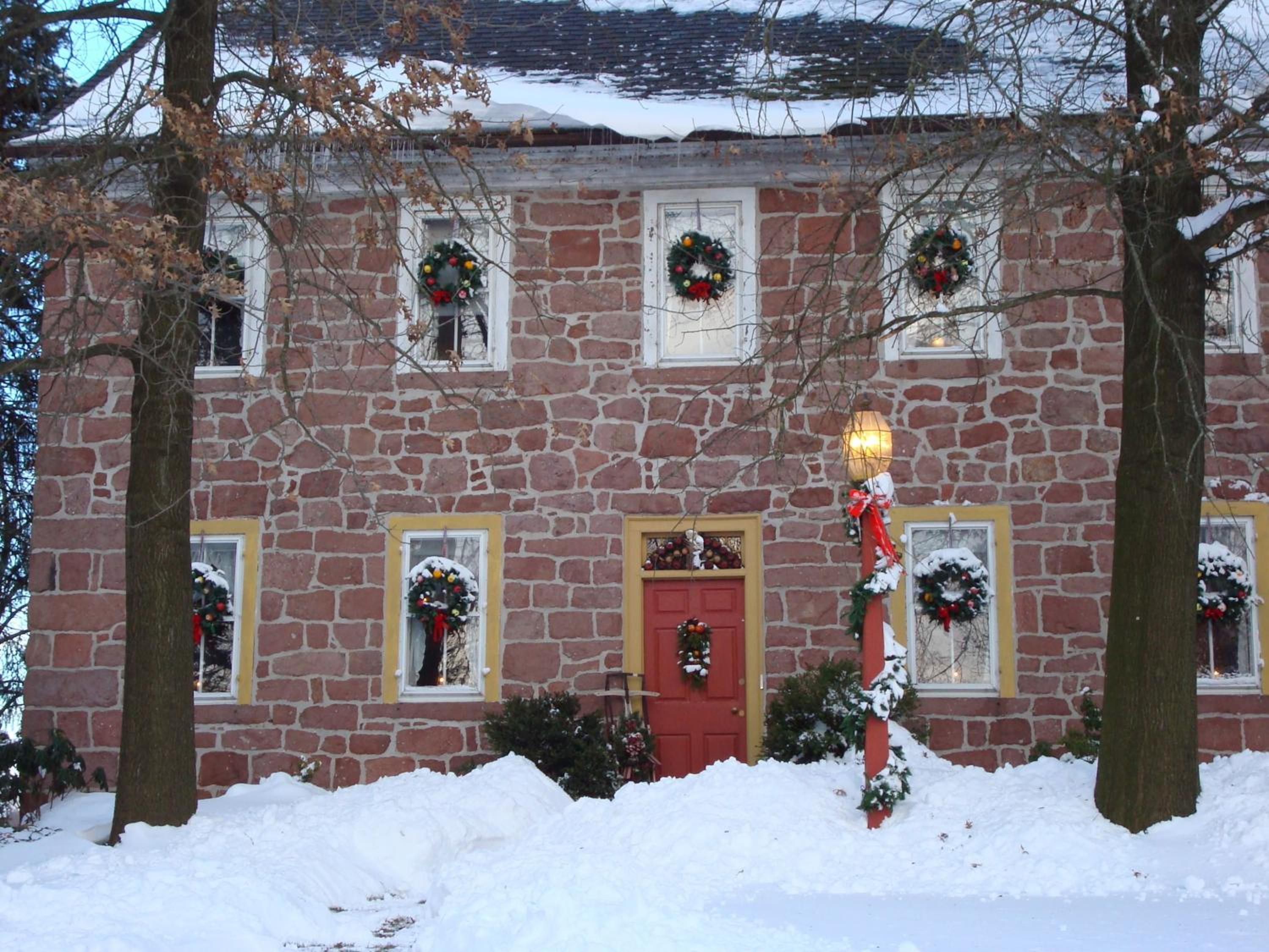 Brownstone Colonial Inn view 2