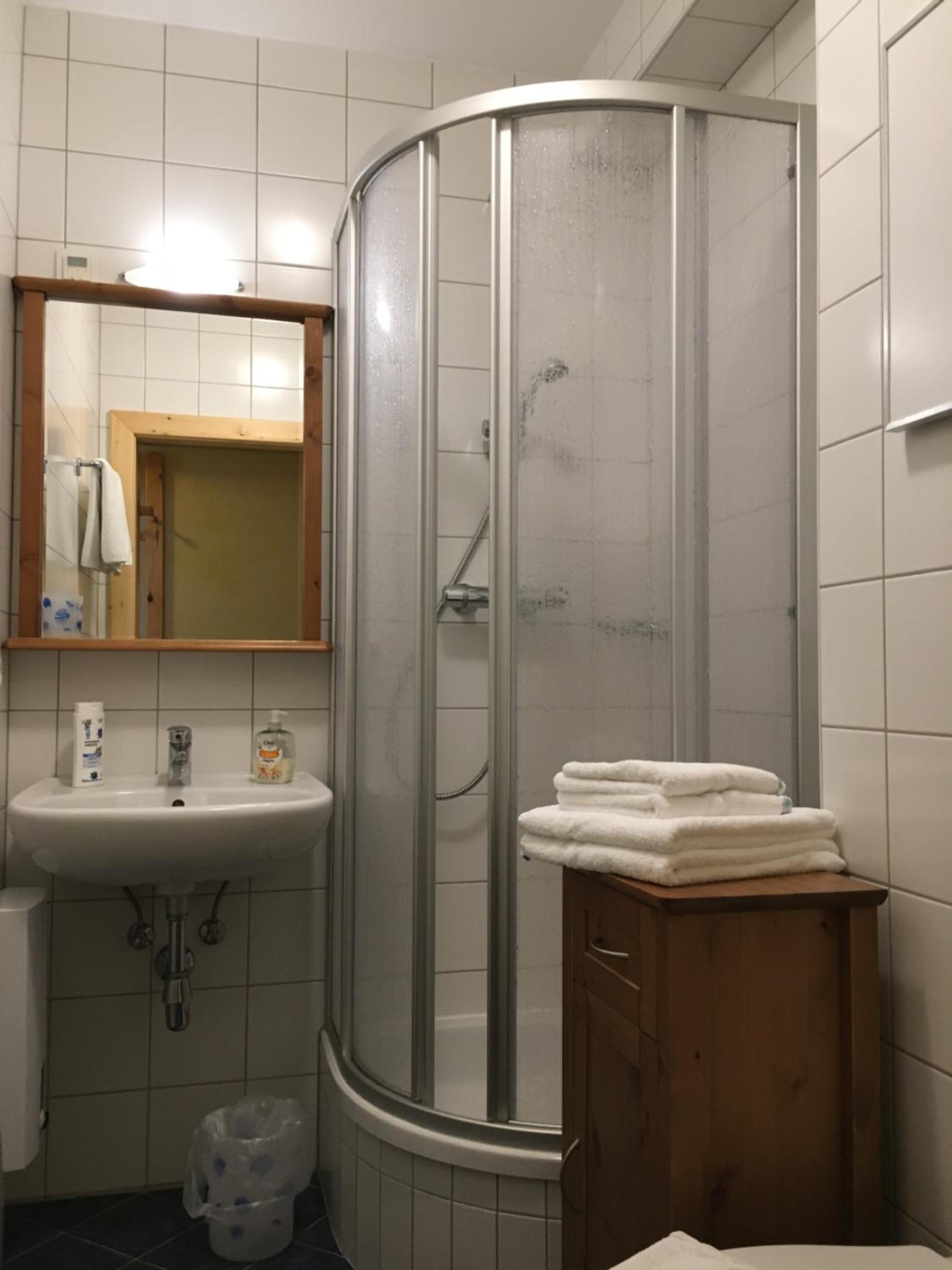 Eisenhut Suite 3