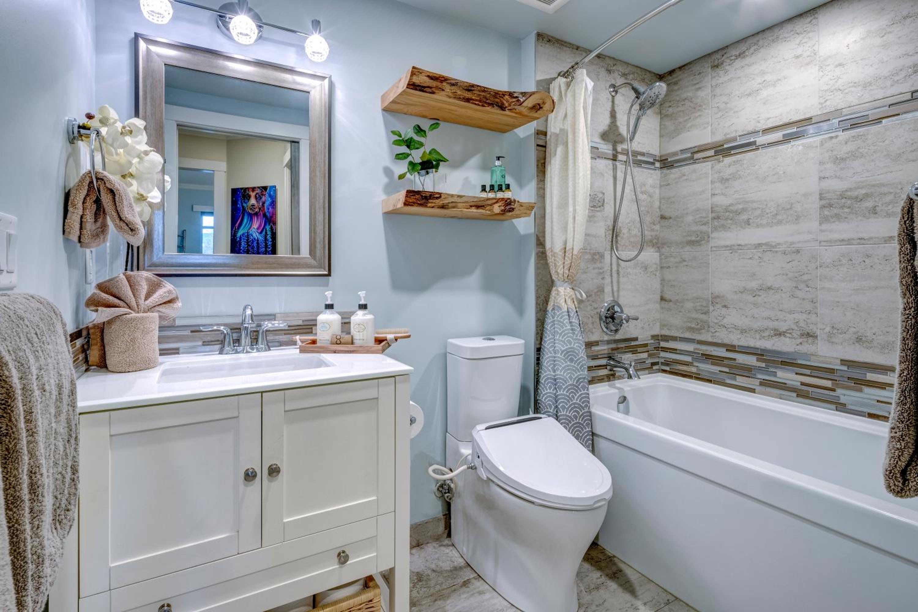 Sunpath Retreat- Convenience Meets Comfort & Style