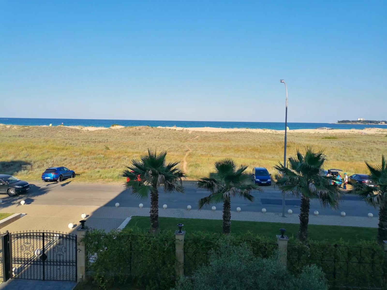 Golden Dunes Primorsko Apartments