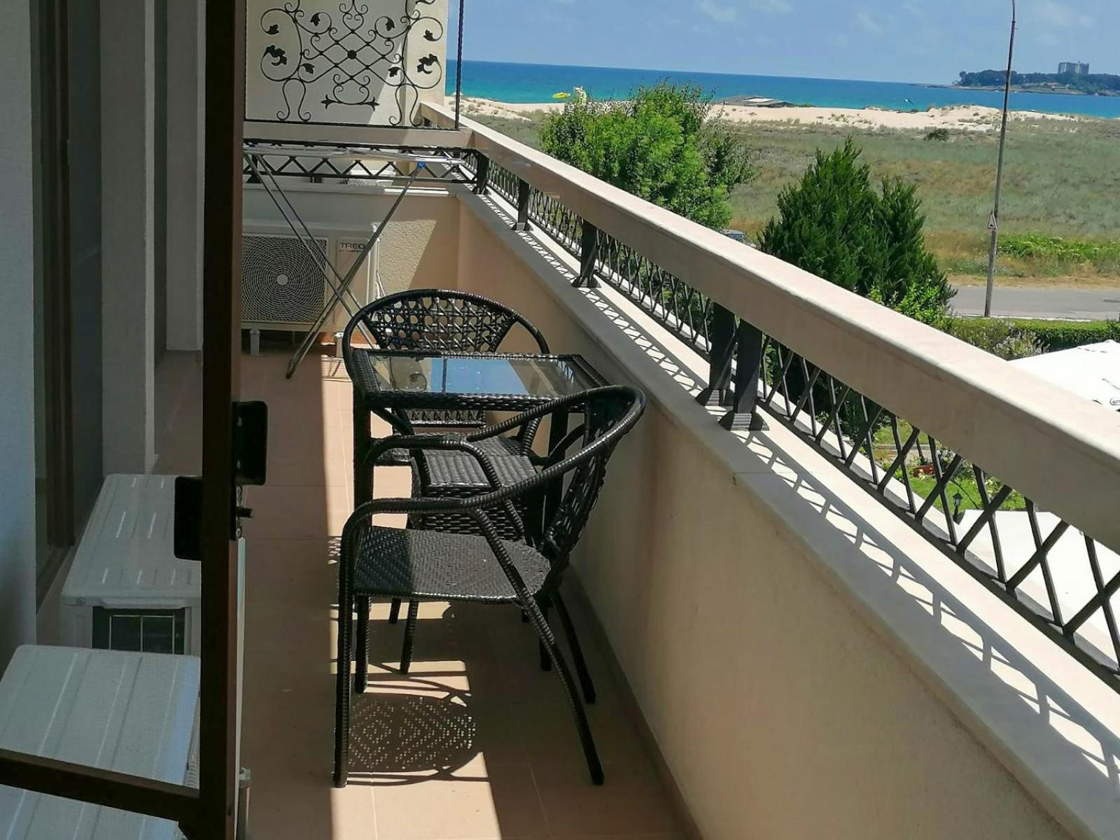 Golden Dunes Primorsko Apartments