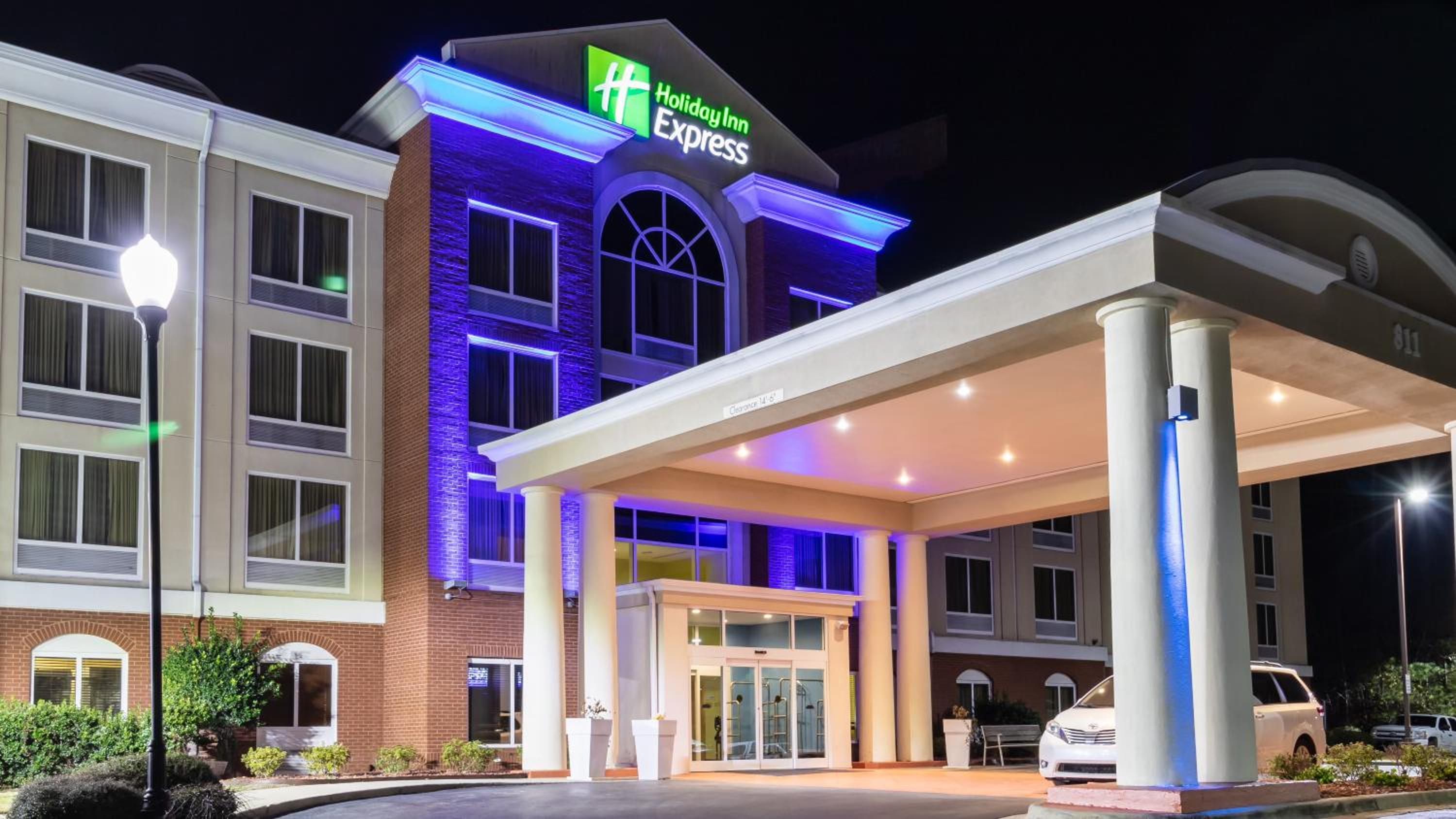 Birmingham Vacations - Holiday Inn Express Birmingham Irondale East, an IHG Hotel - Property Image 1