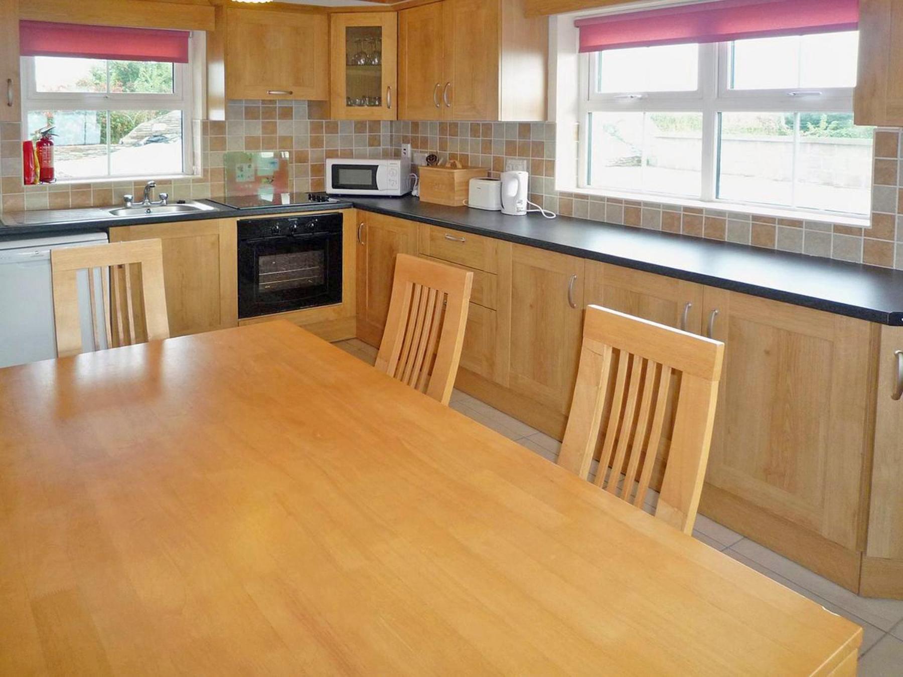 Timmys Cottage Heir Island by Trident Holiday Homes view 5