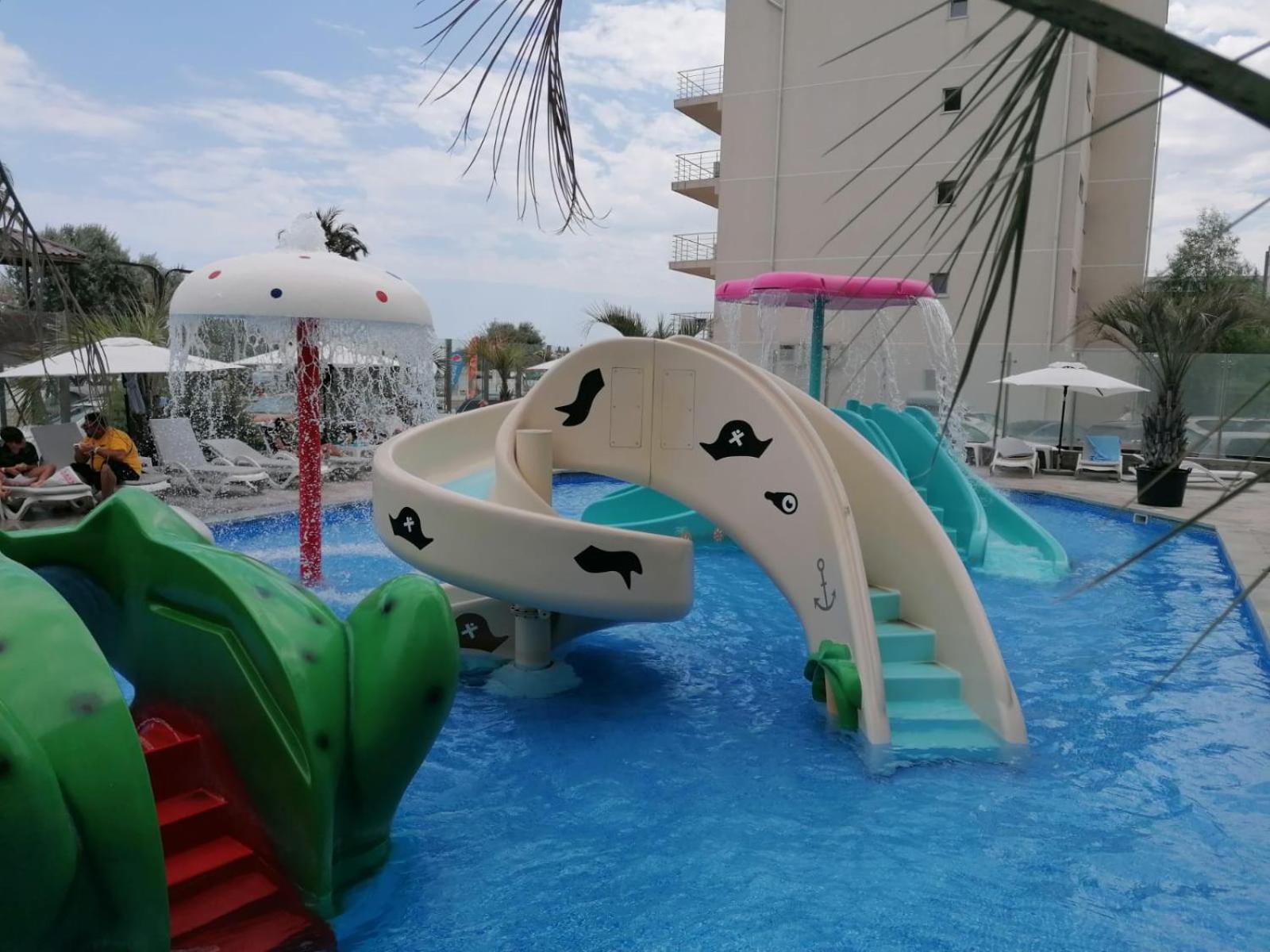 GreenView Alezzi Beach Resort