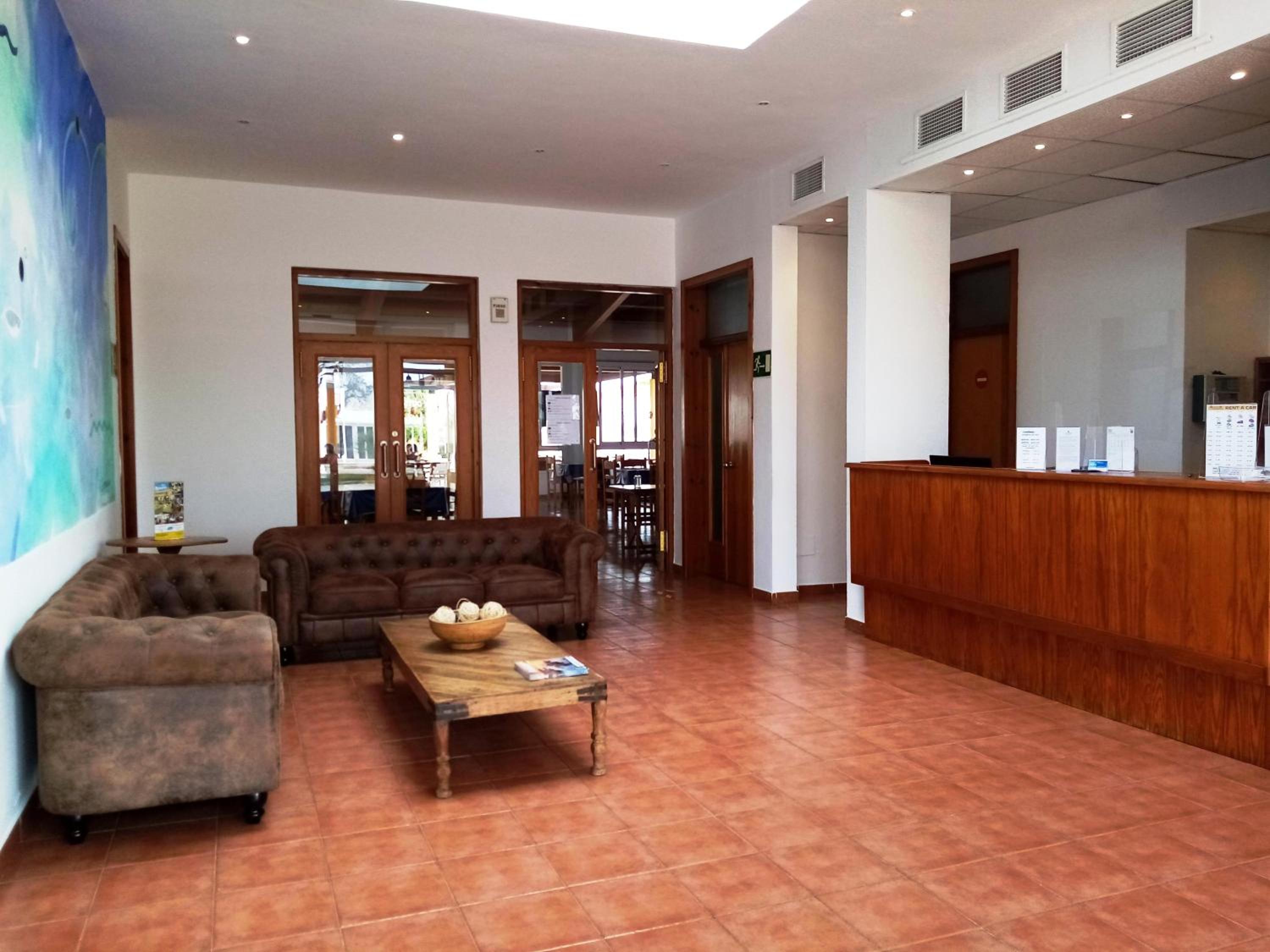 O7 Vistapicas en Cala en Blanes — recepcion & lobby