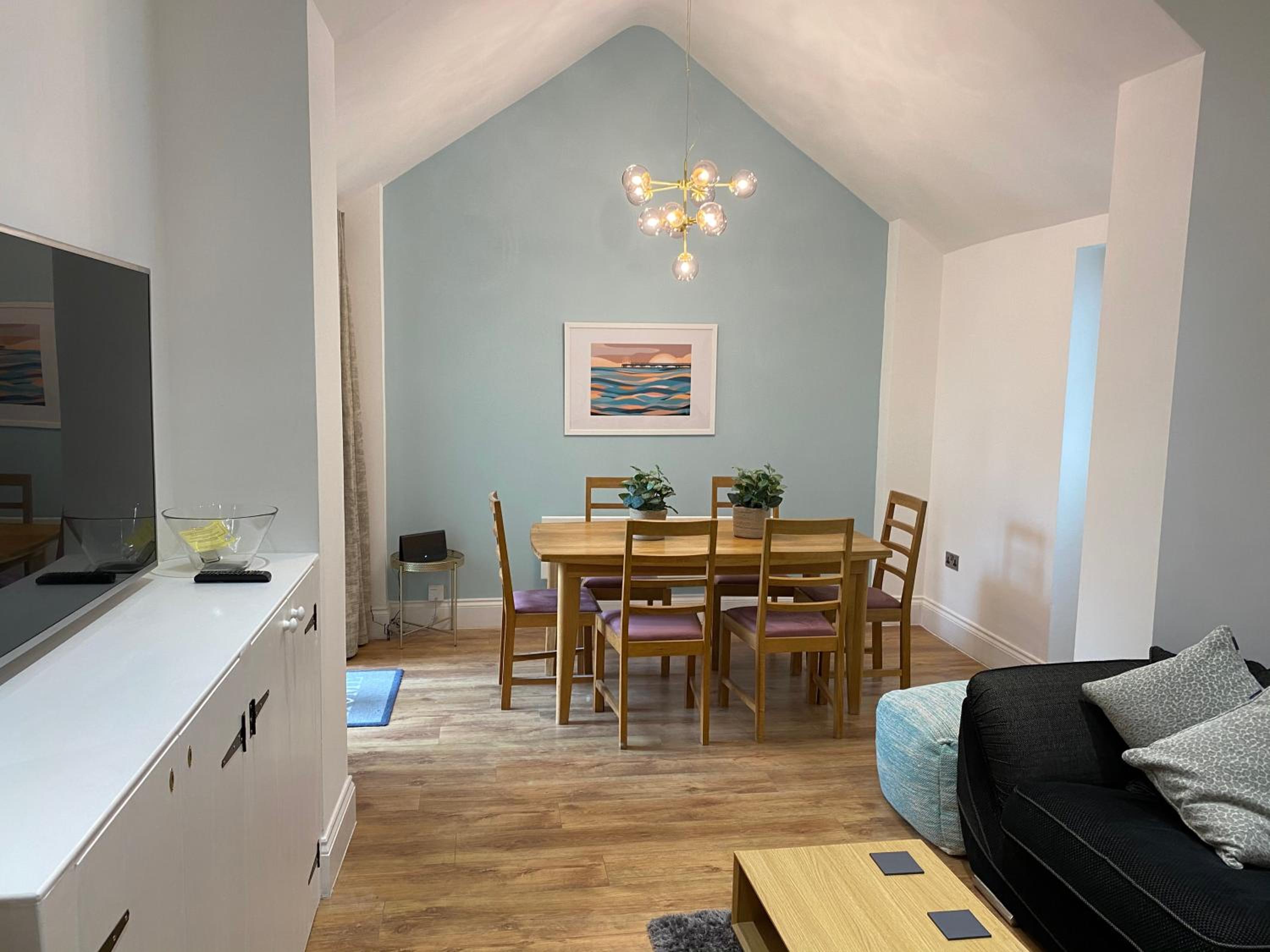 Superb 2 beds 2 baths New Apartment w/ Garden+Patio view 5