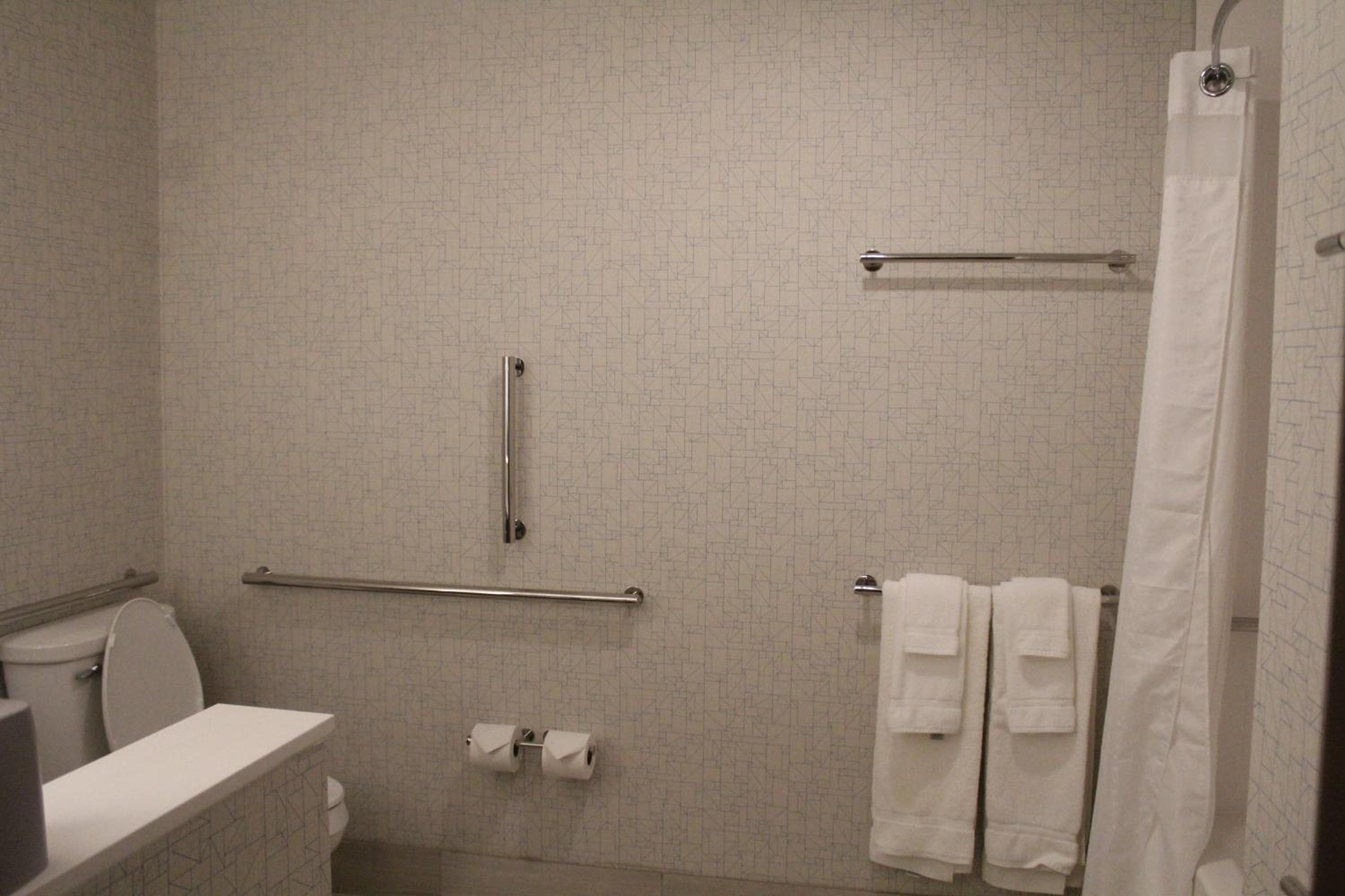 Kokomo Vacations - Holiday Inn Express  Suites - Kokomo South, an IHG Hotel - Property Image 5