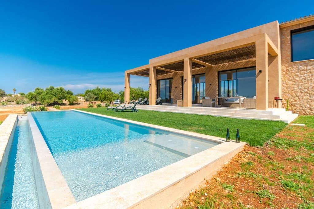 Villa in the hearth of Mallorca Can Tano I view 2