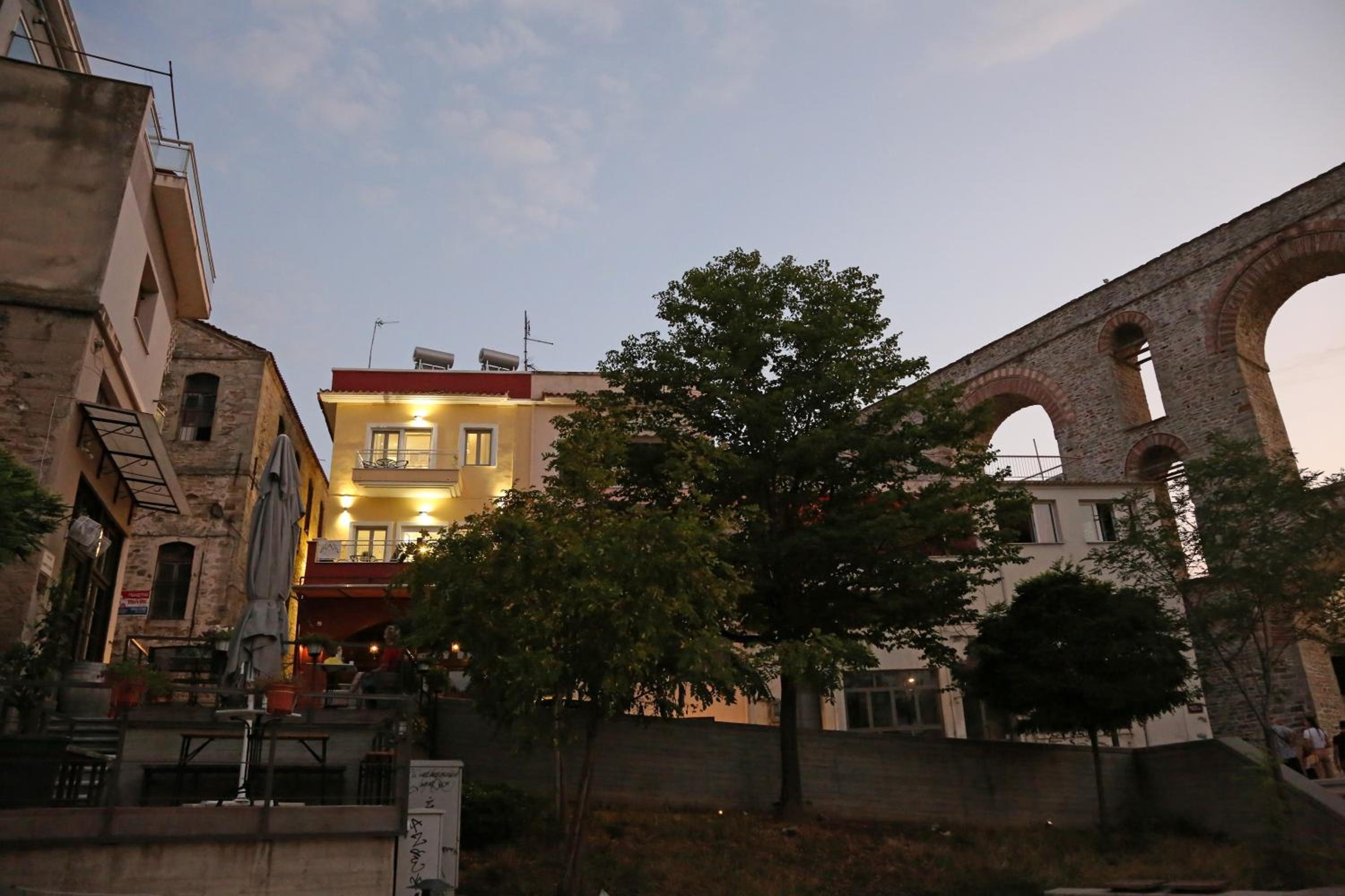 Under the Aqueduct boutique house view 4