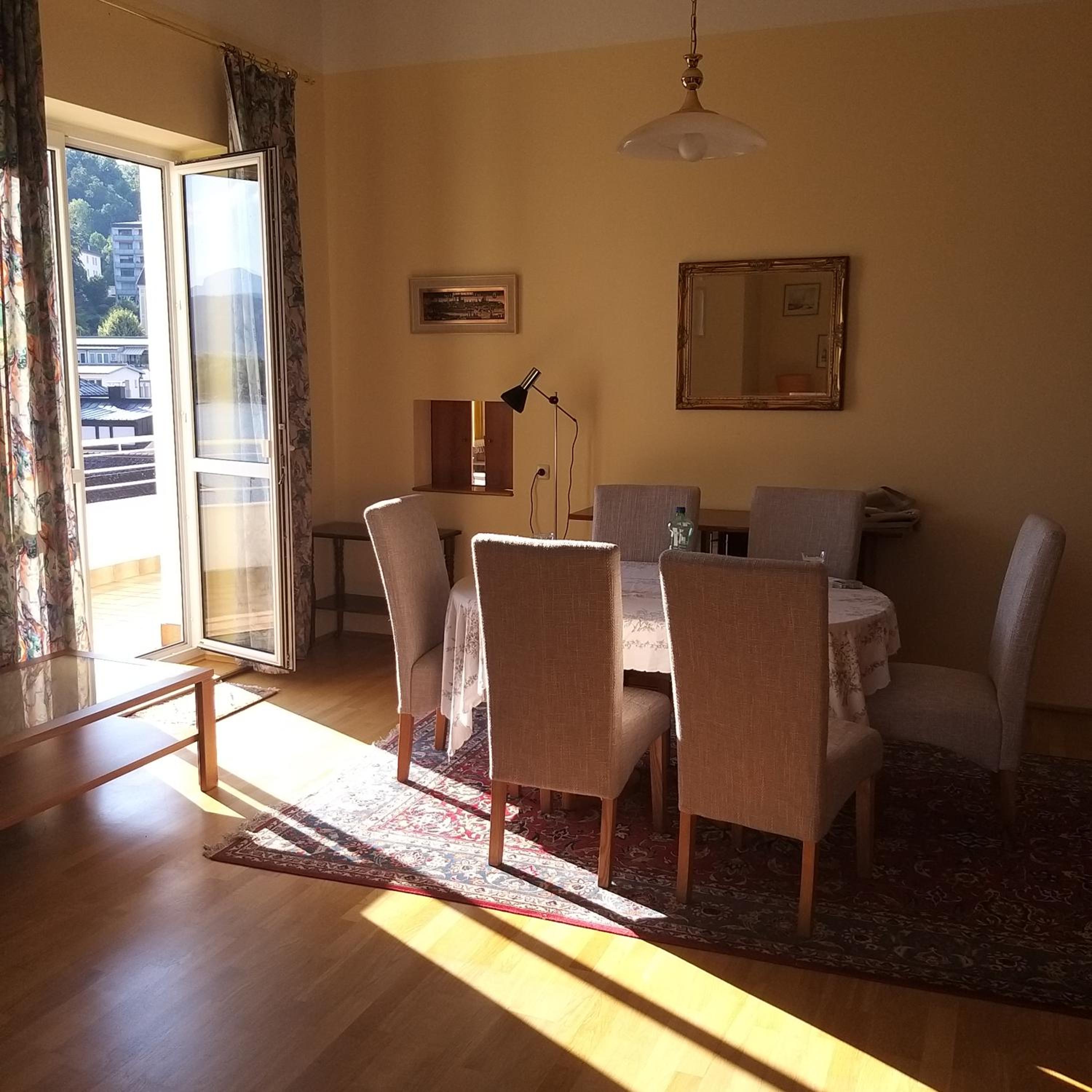 Lake View Apartment, Blick auf den Traunsee und auf das Schloss Orth - ideal für Paare und Genießer view 5