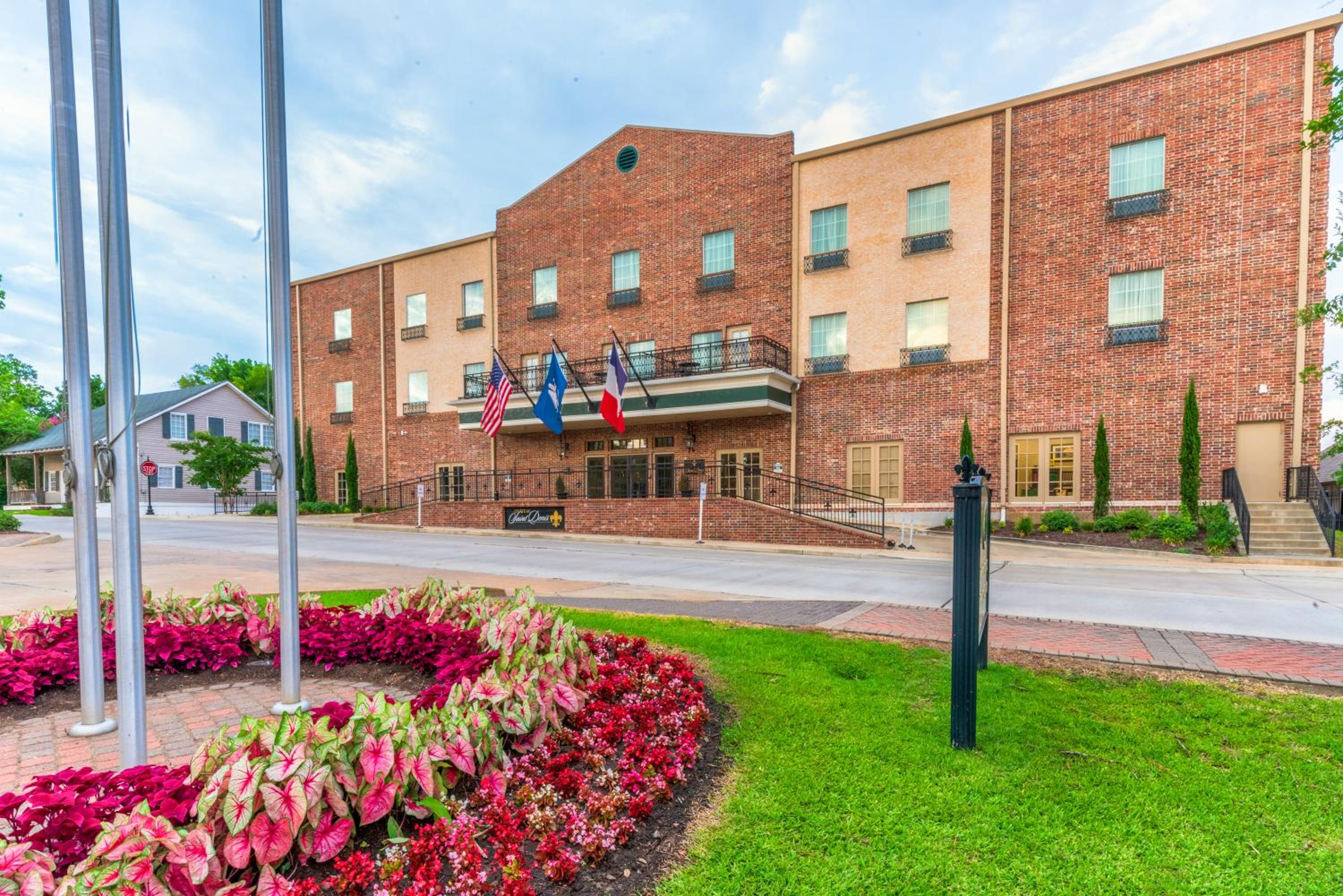 Natchitoches Vacations - Chateau Saint Denis a Historic Hotel Downtown Natchitoches - Property Image 1