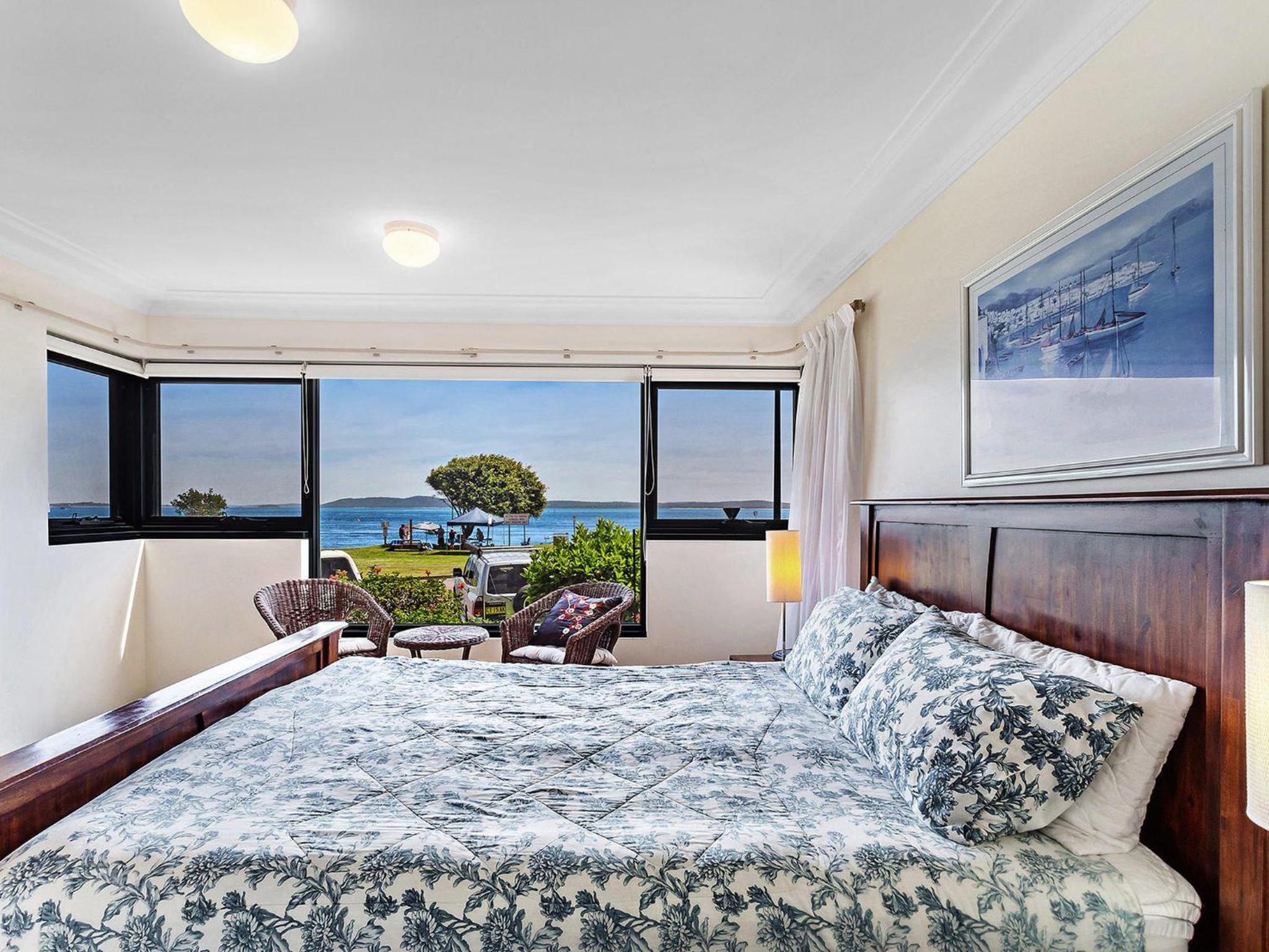 Florentine 2 sensational waterviews and pool in complex