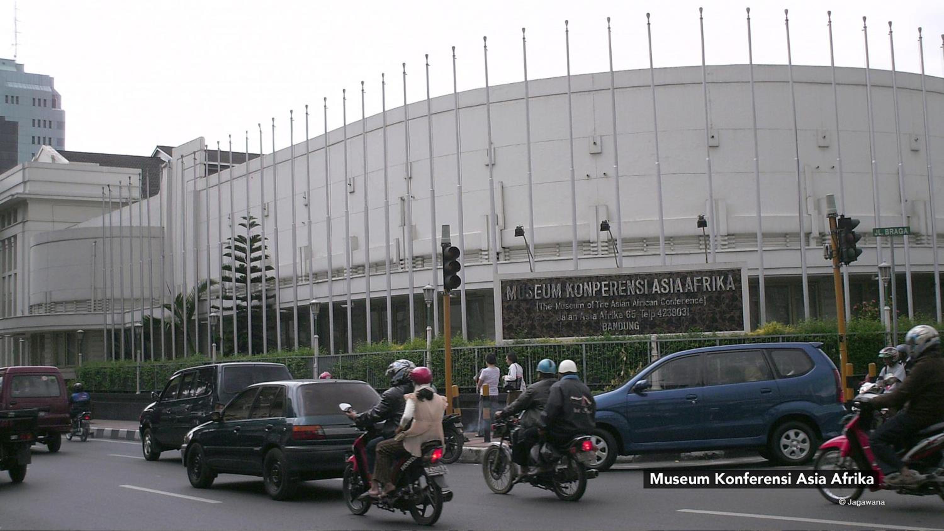 Bantal Guling Alun Alun Bandung