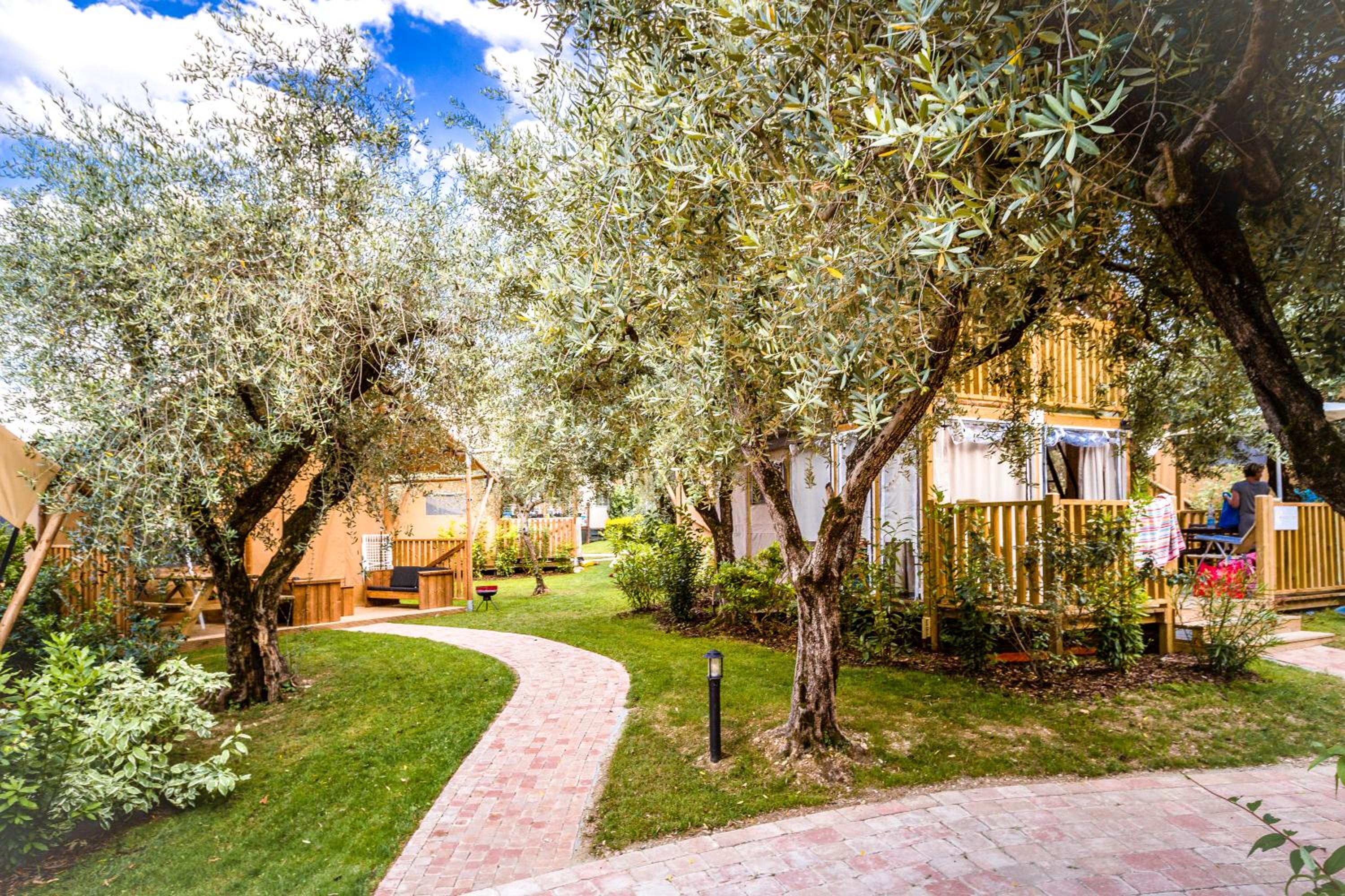 Weekend Glamping Resort
