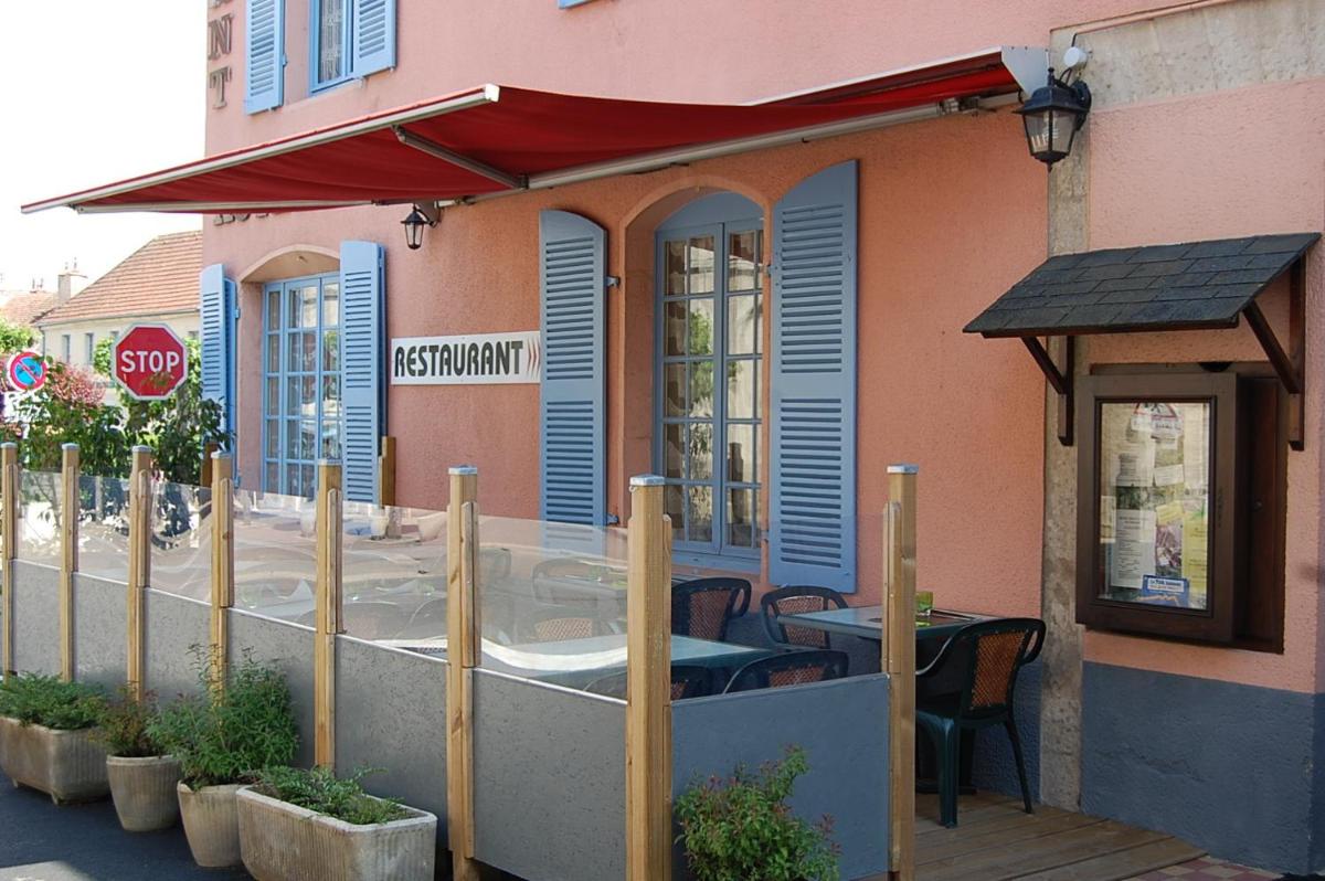 outdoor BBQ area