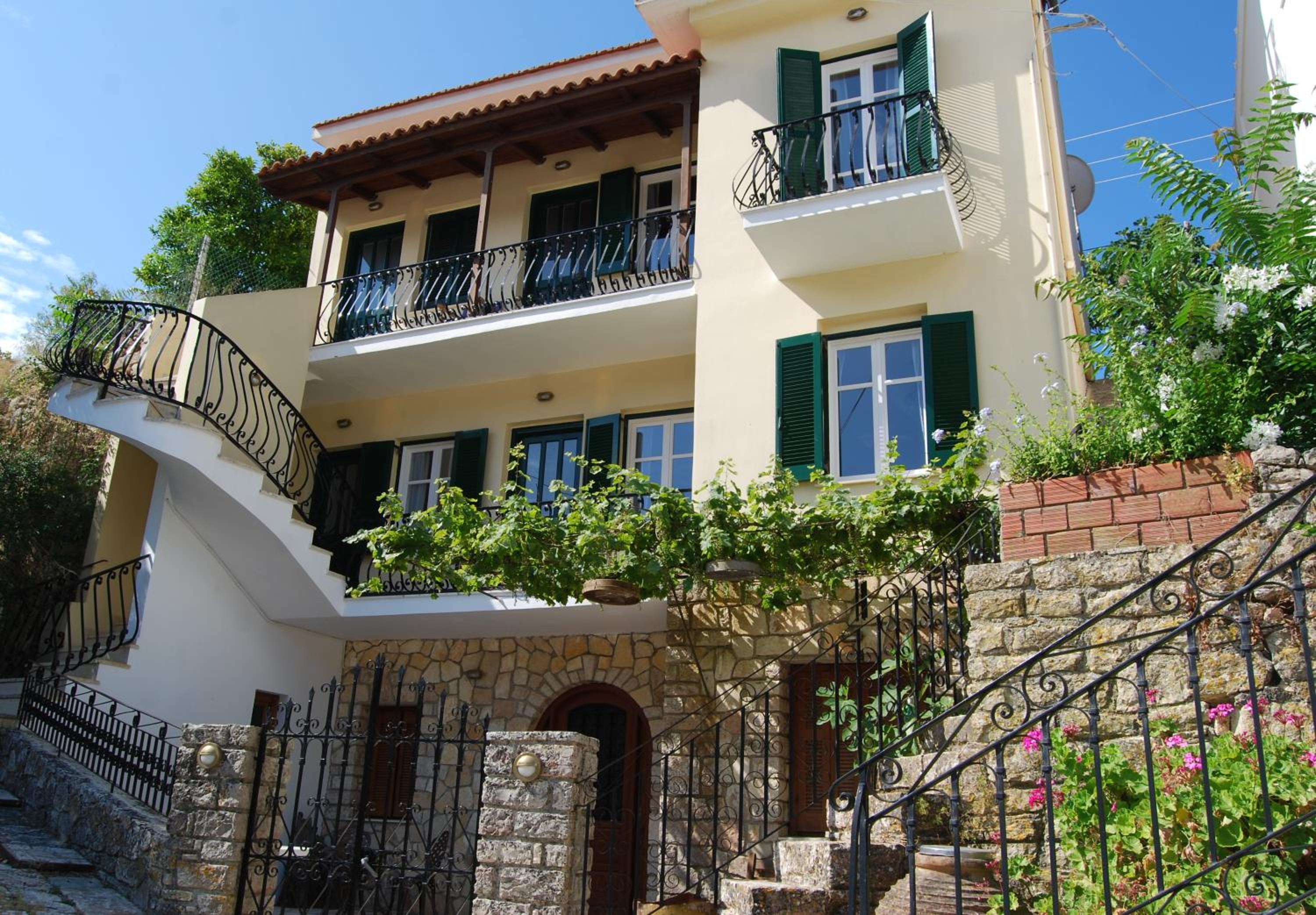 Hotel Pebbles of Kioni - Image 1